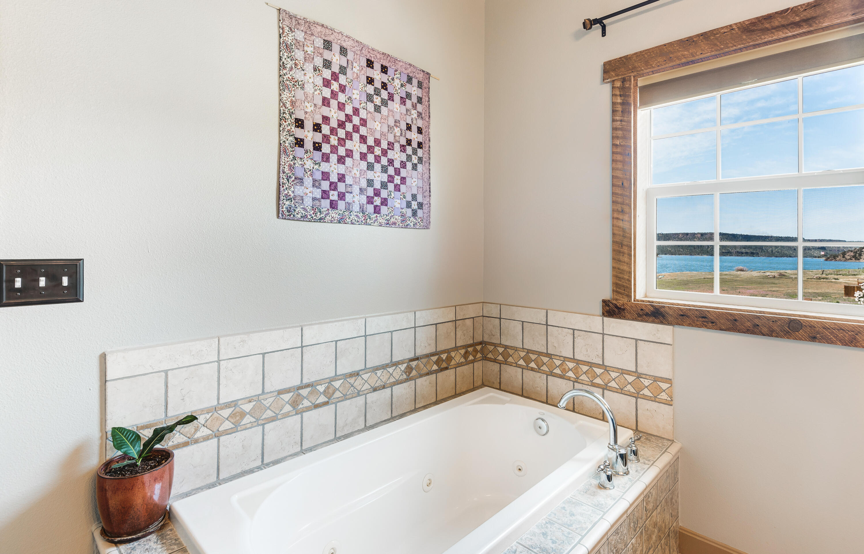 1544 NE Haytons Elk View Lane