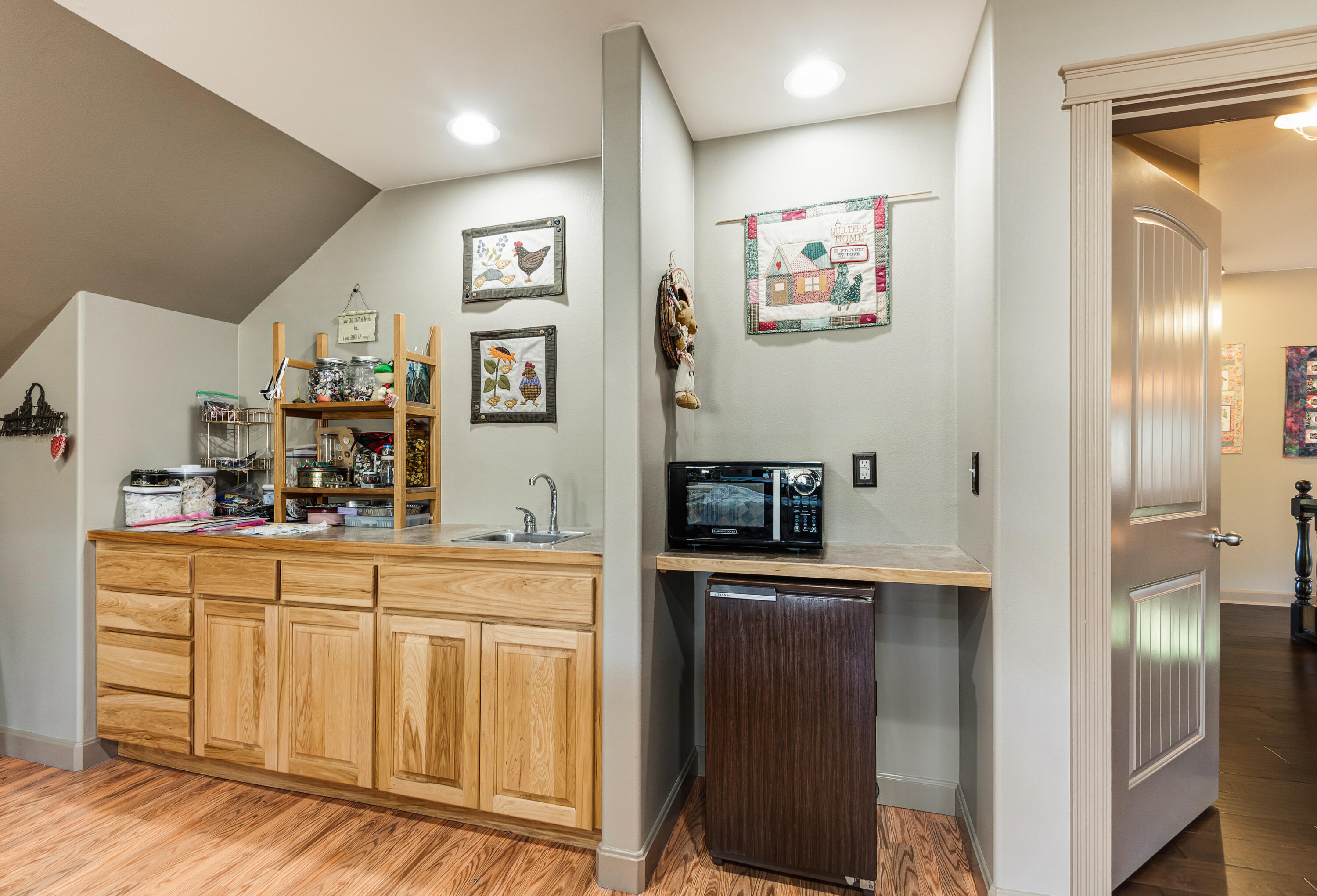 1544 NE Haytons Elk View Lane