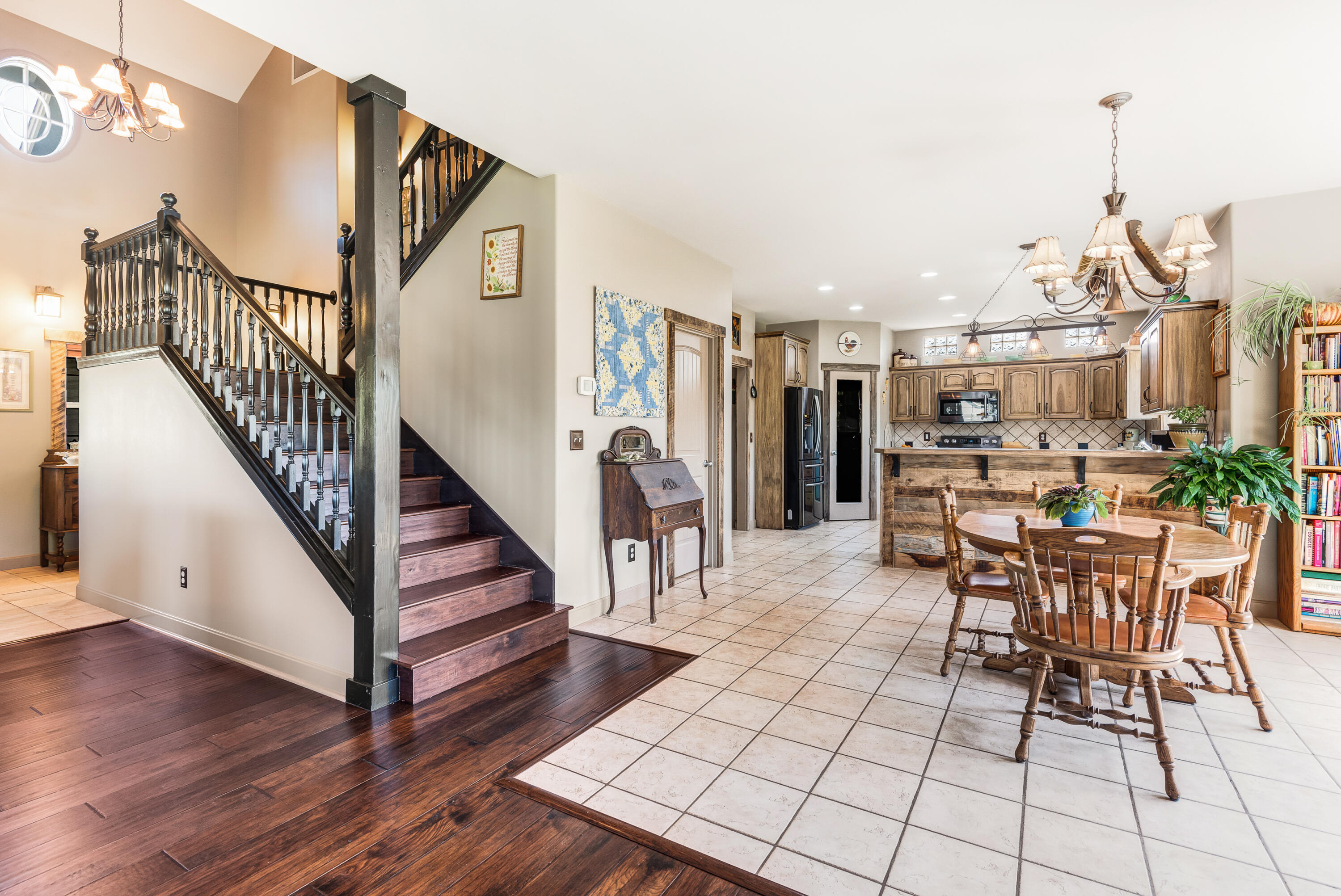 1544 NE Haytons Elk View Lane