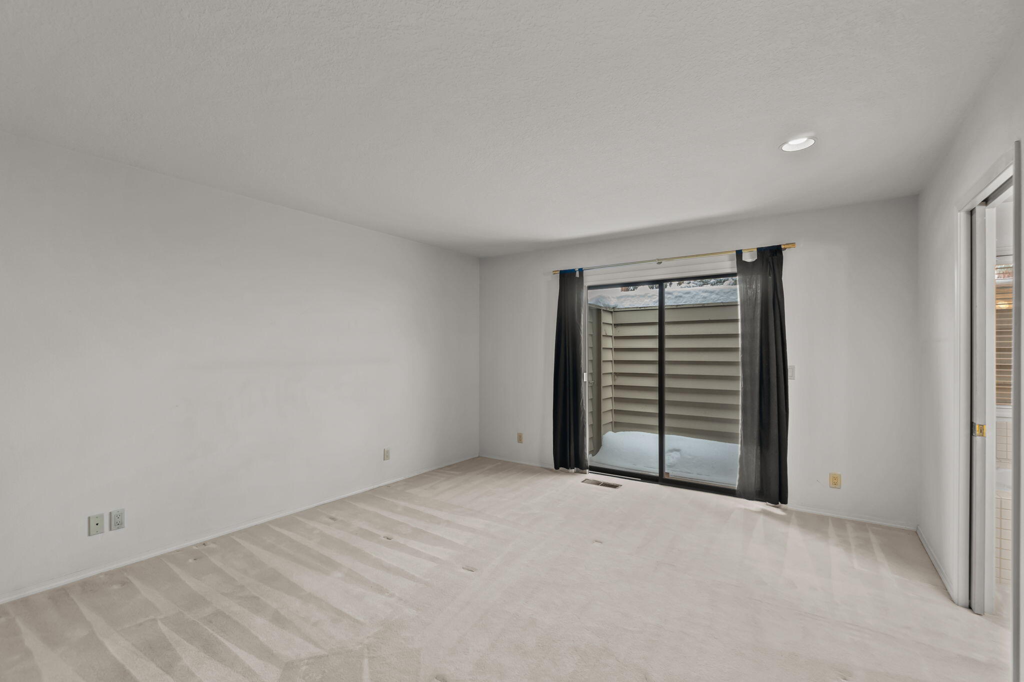 2816 NW Golf Course Drive S