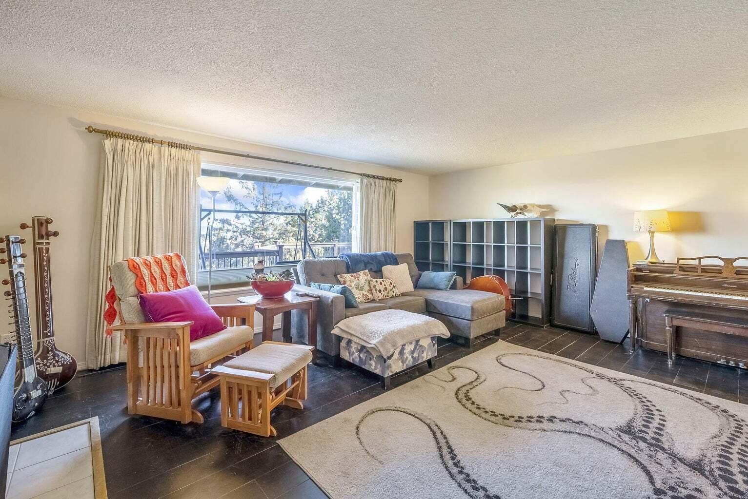 3525 SW Timber Avenue