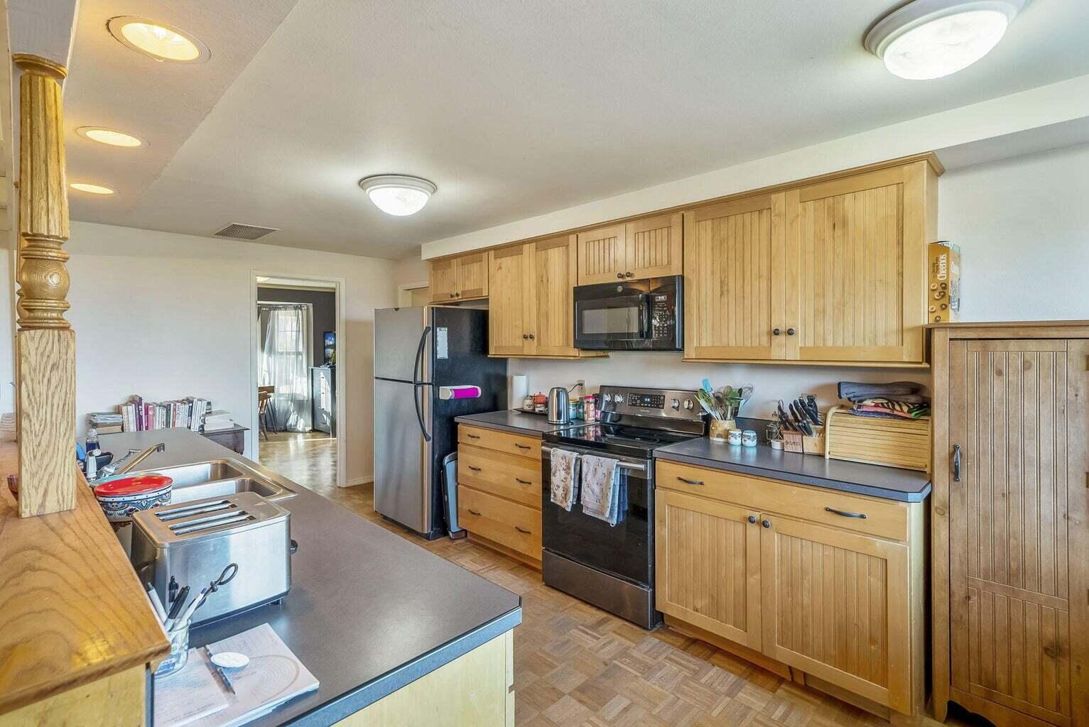 3525 SW Timber Avenue