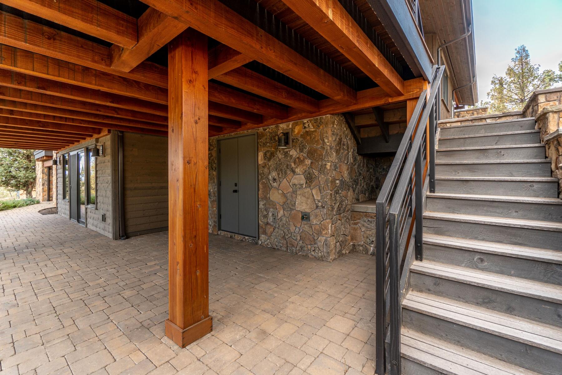 1572 NW Wild Rye Circle