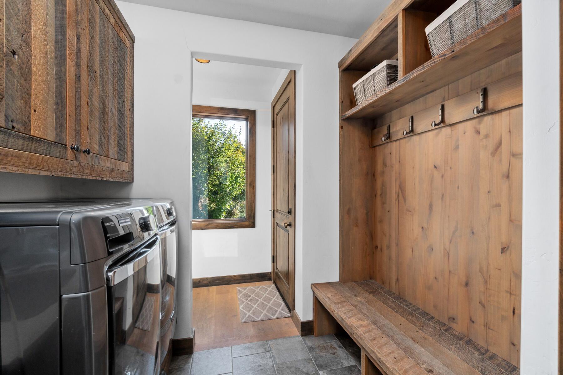 1572 NW Wild Rye Circle