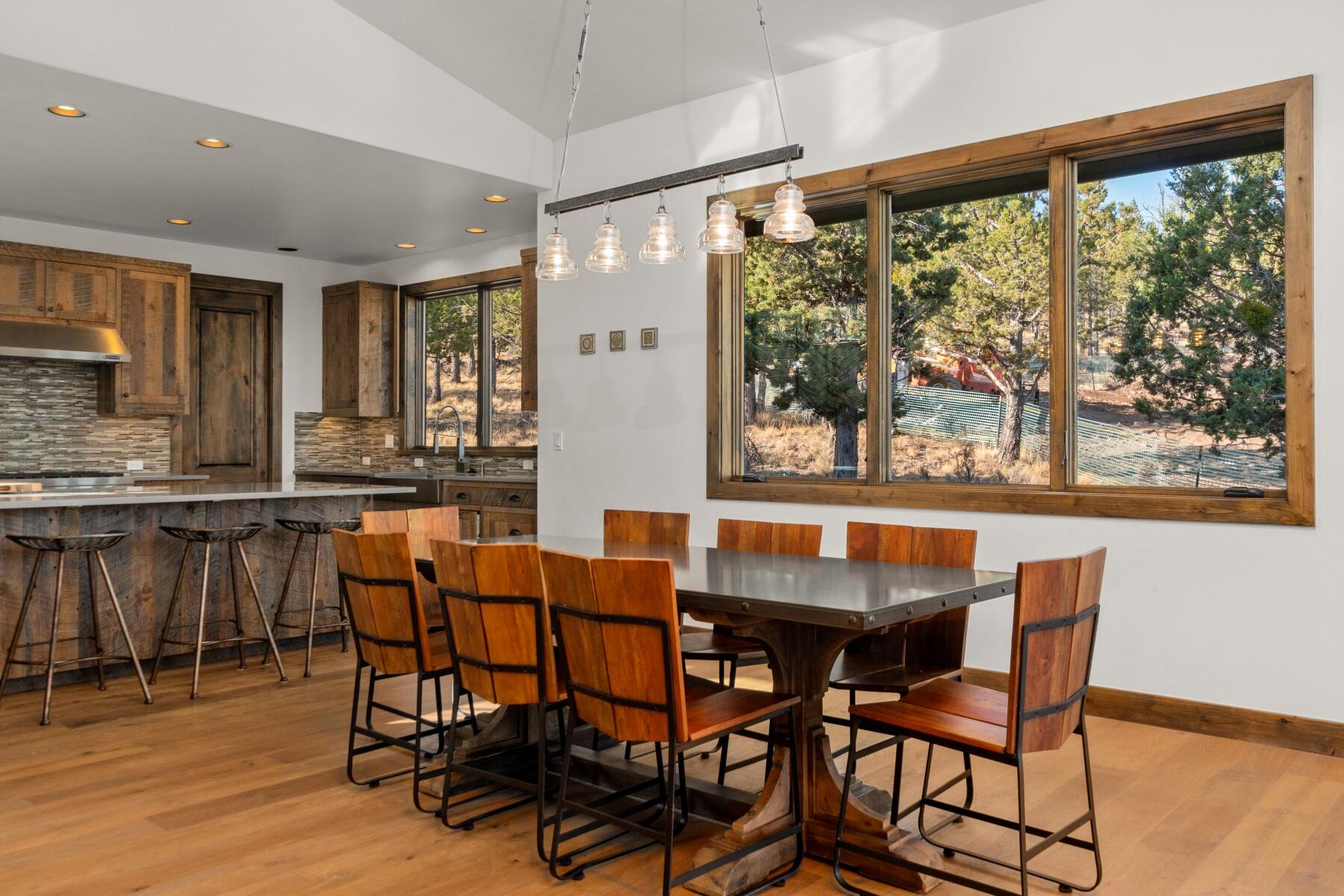 1572 NW Wild Rye Circle