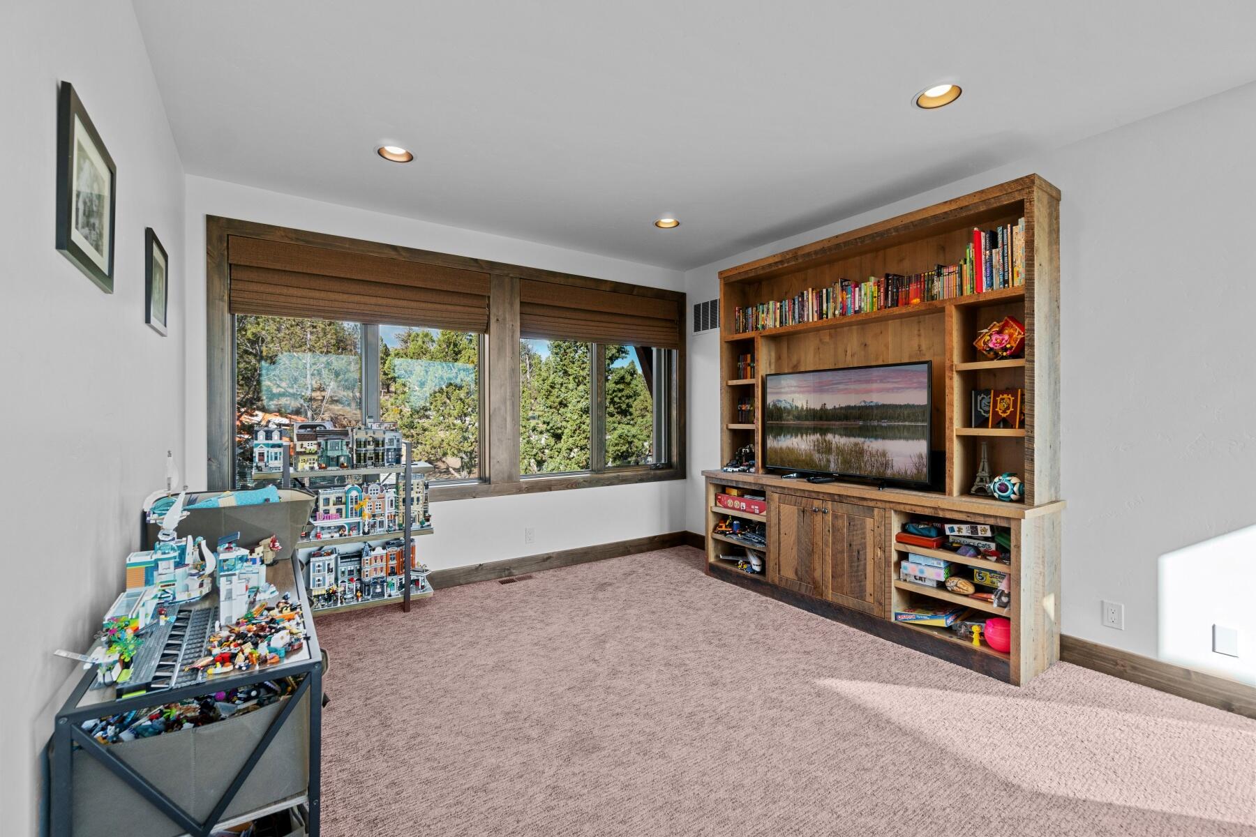 1572 NW Wild Rye Circle