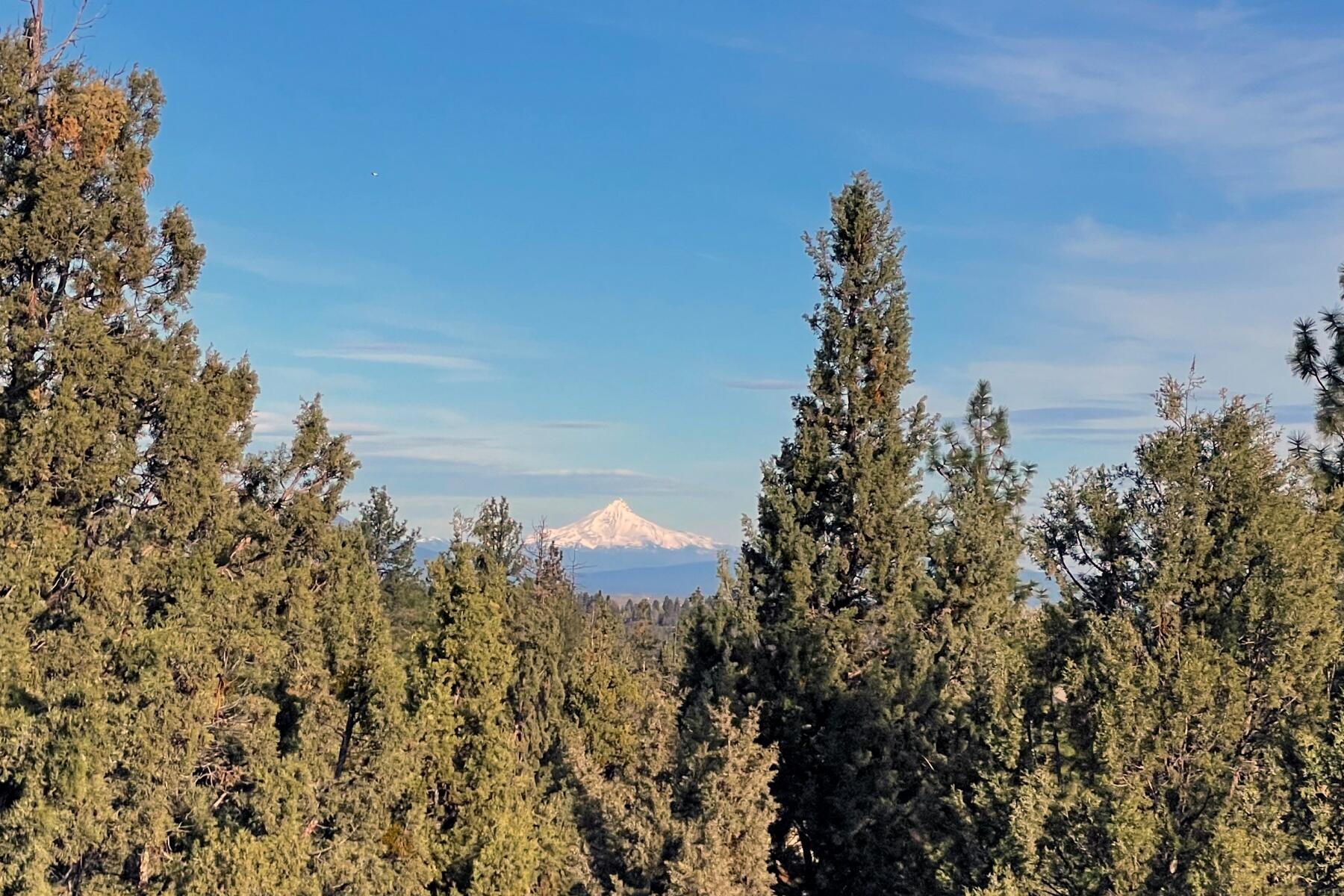 1572 NW Wild Rye Circle