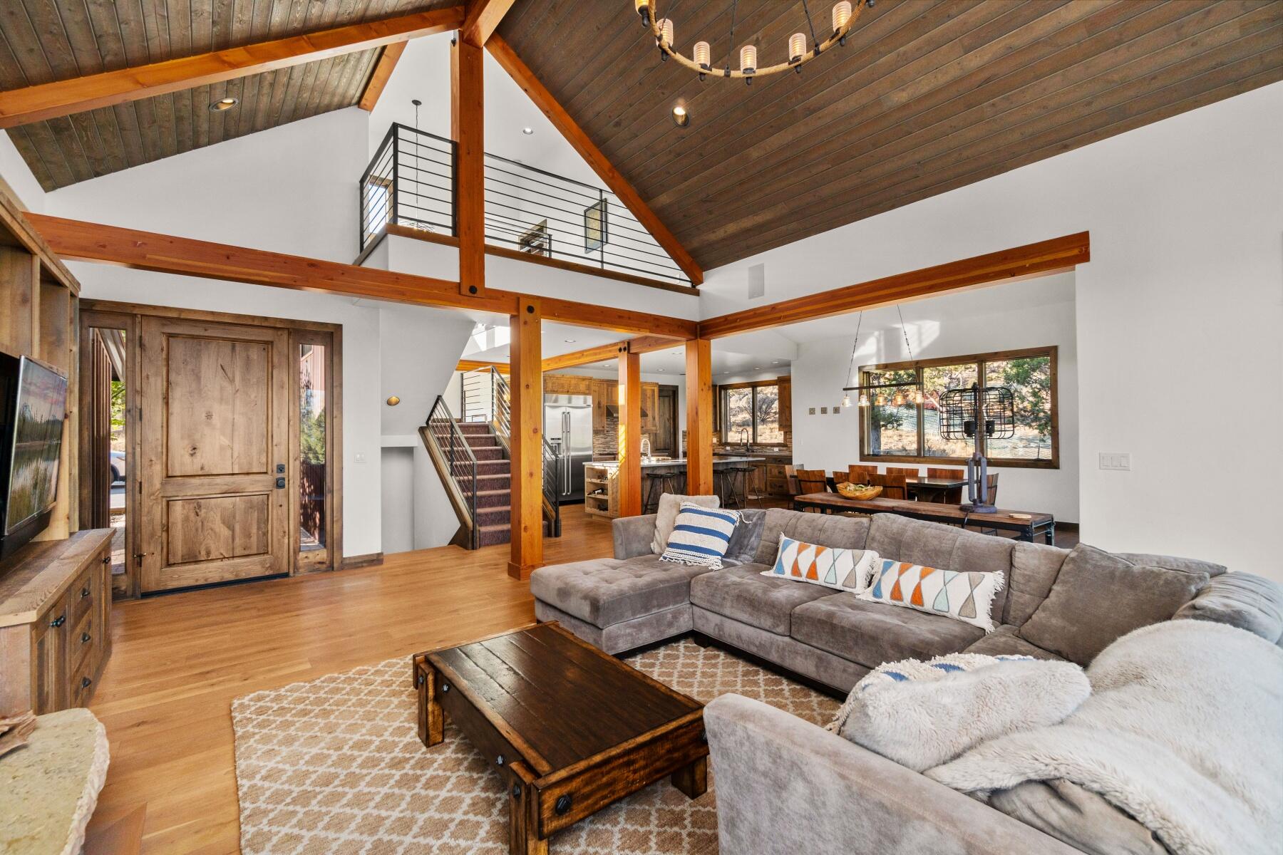 1572 NW Wild Rye Circle