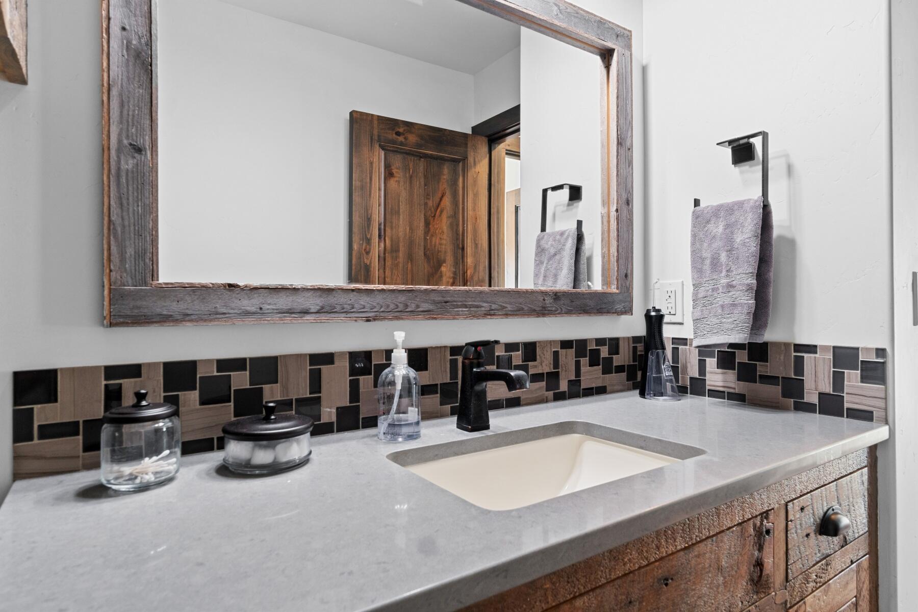 1572 NW Wild Rye Circle