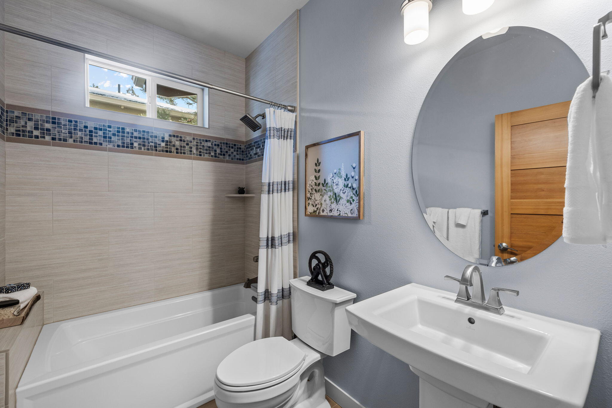 2335 NW High Lakes Loop