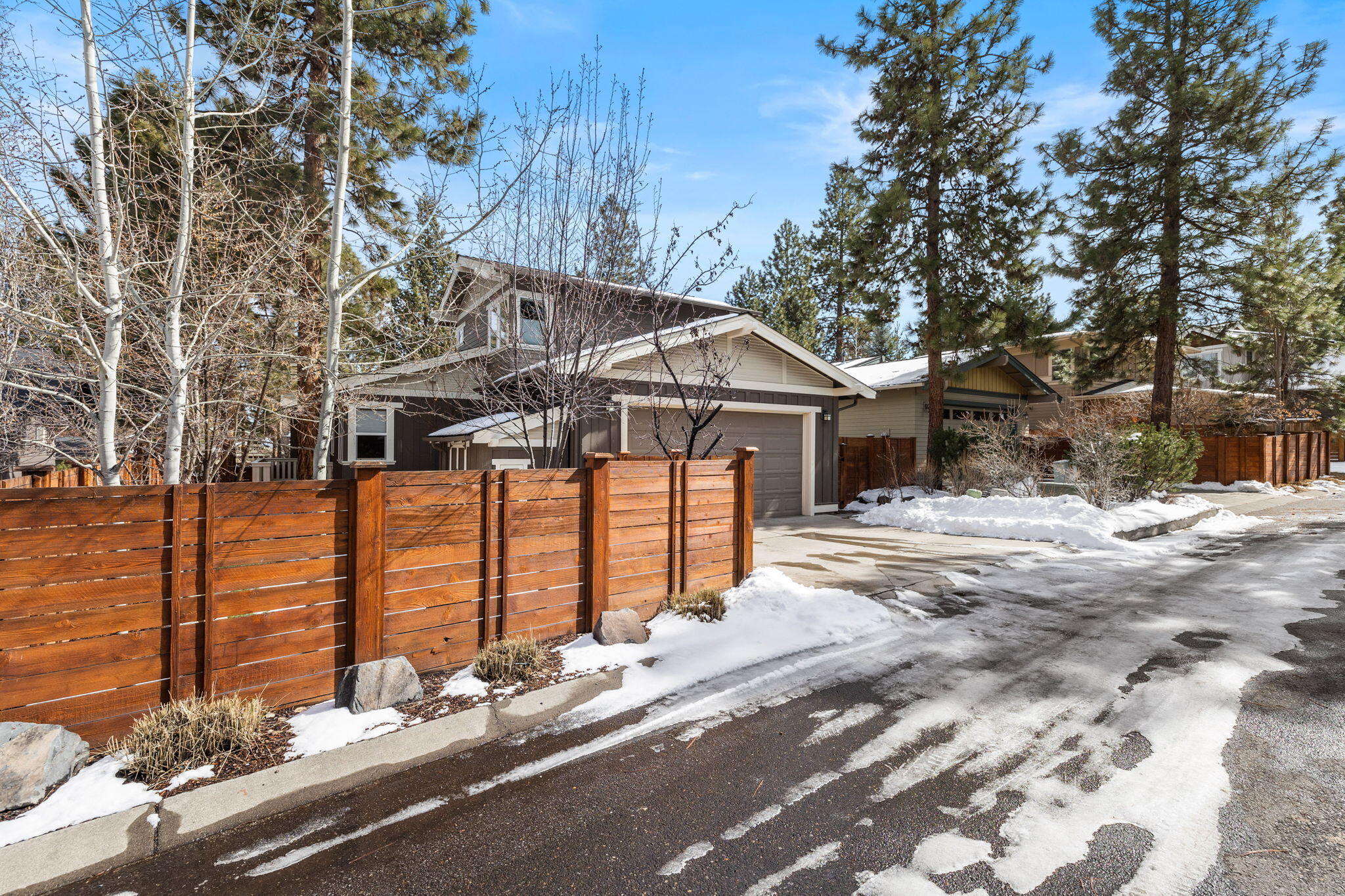 2335 NW High Lakes Loop