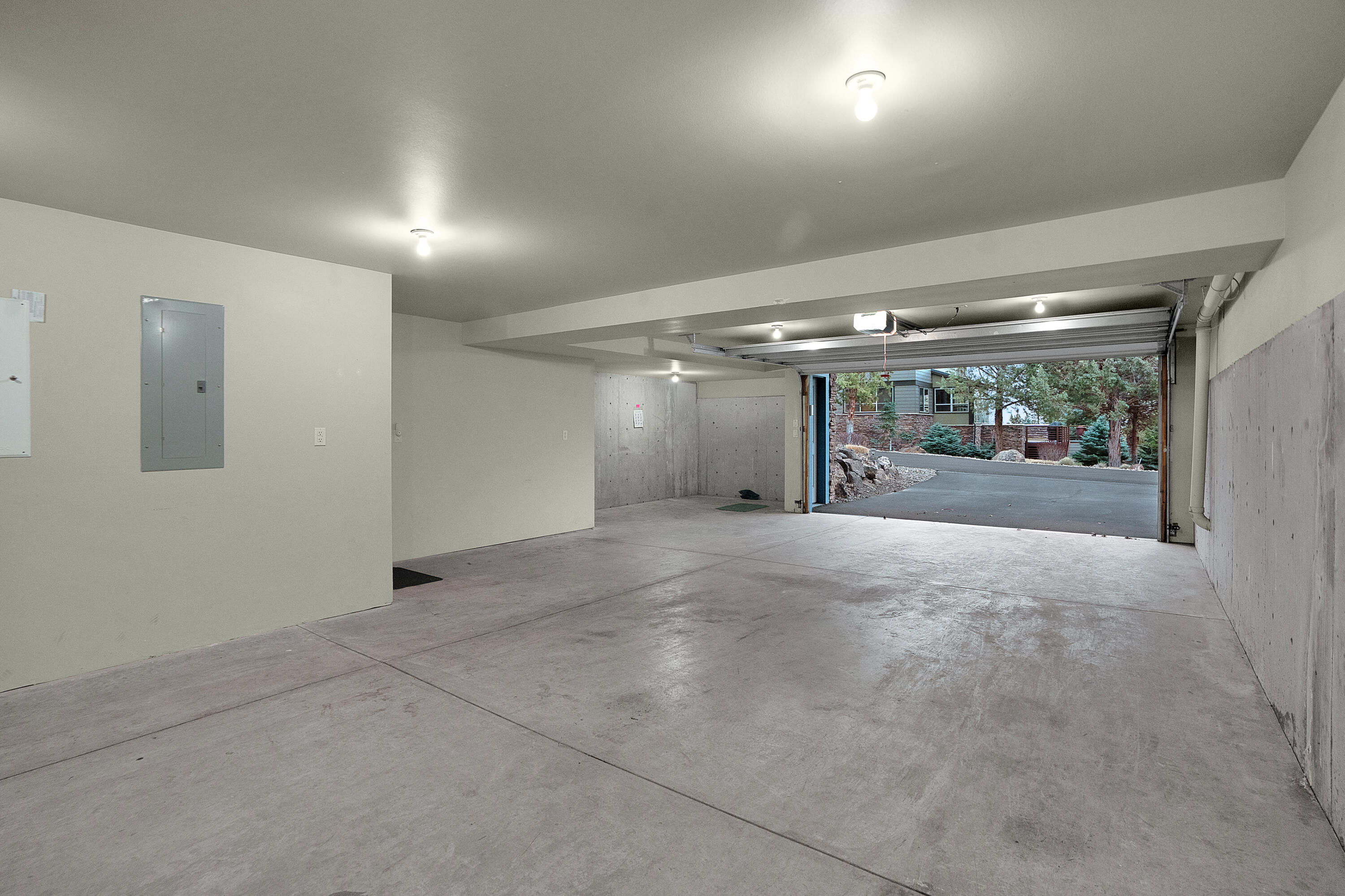 264 Volunteer Park Lane