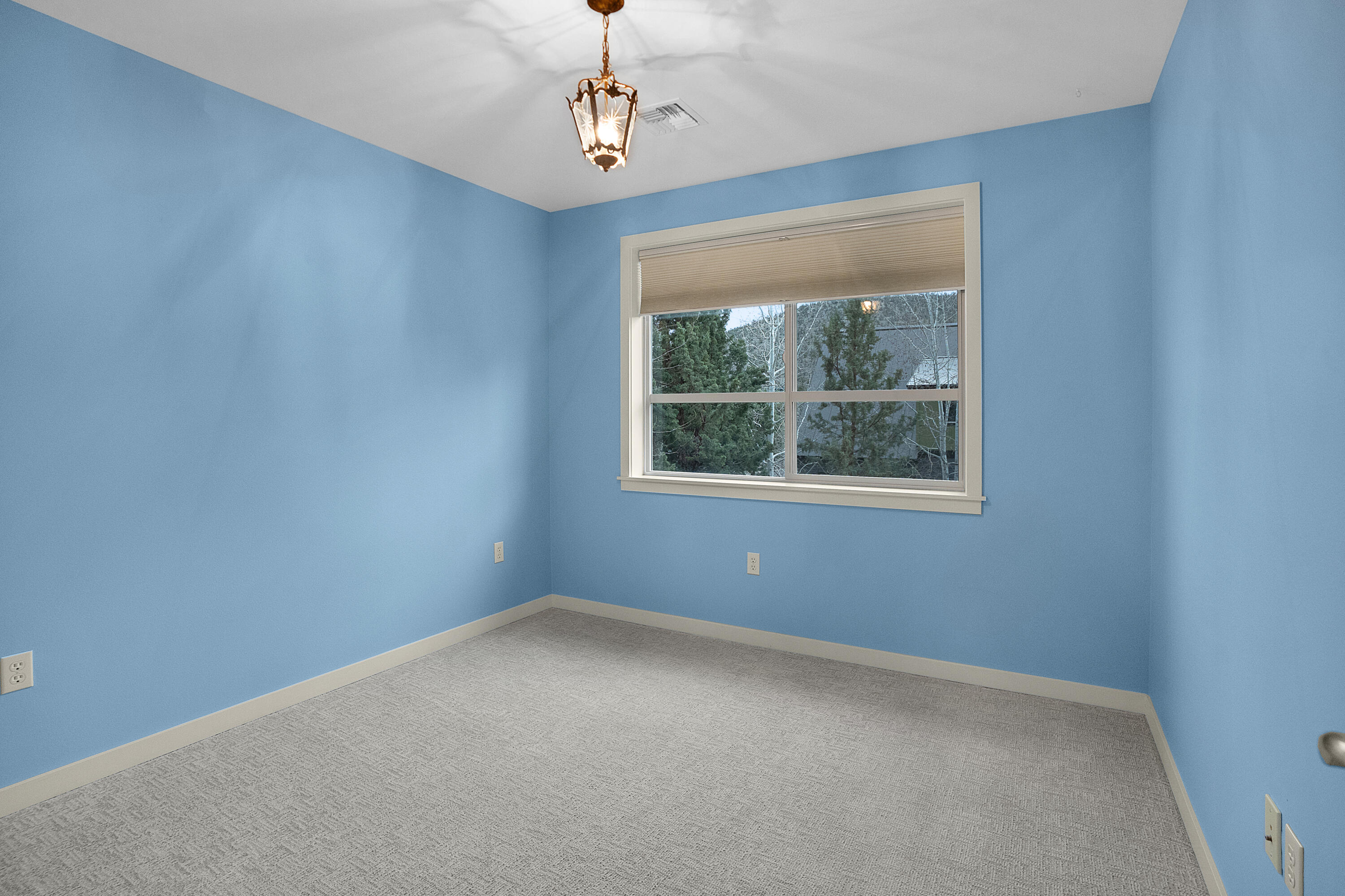 264 Volunteer Park Lane