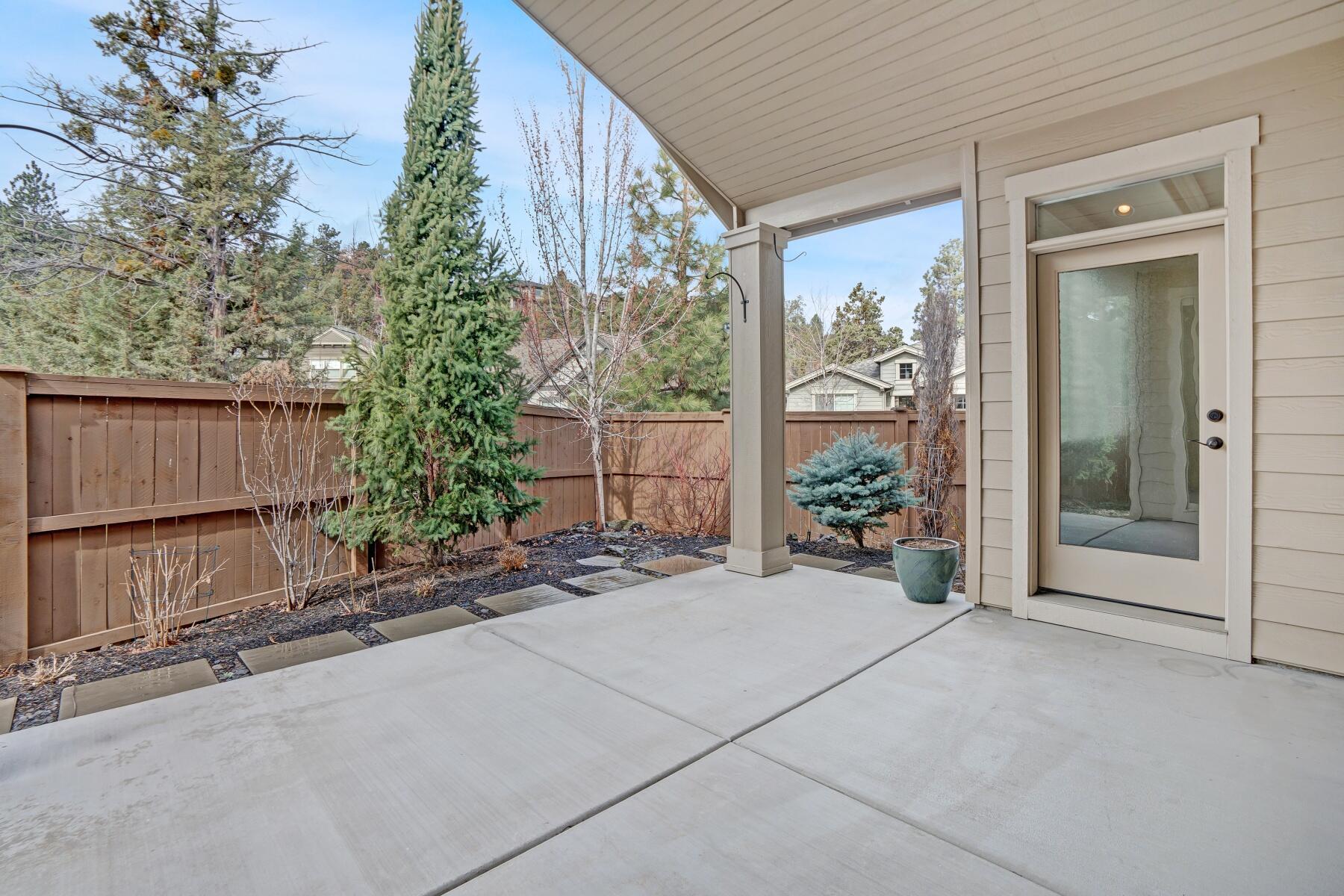 3093 NW Clubhouse Drive