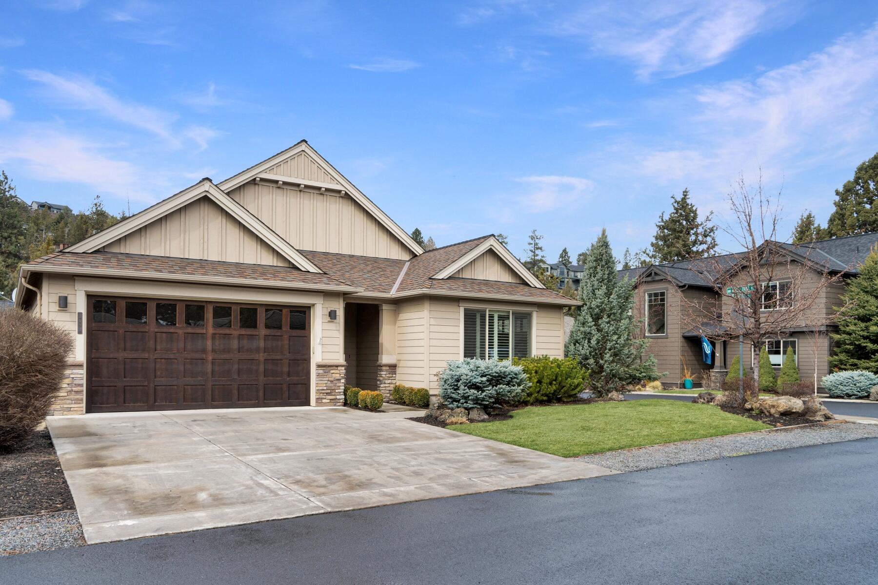 3093 NW Clubhouse Drive