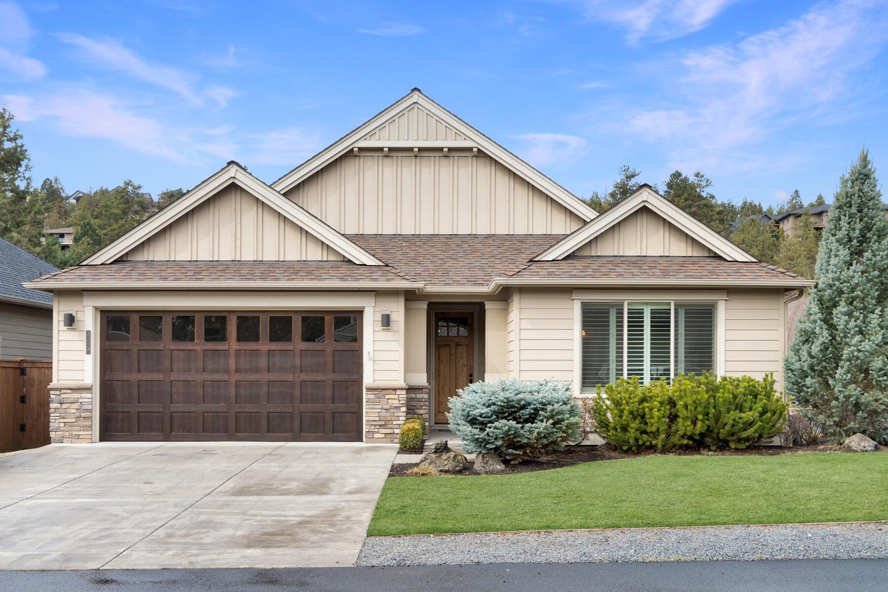 3093 NW Clubhouse Drive