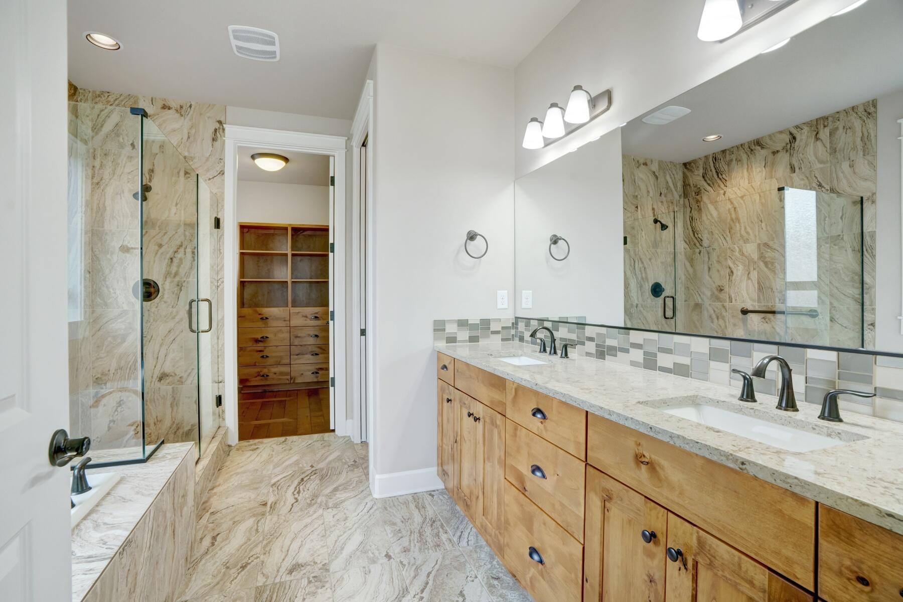 3093 NW Clubhouse Drive