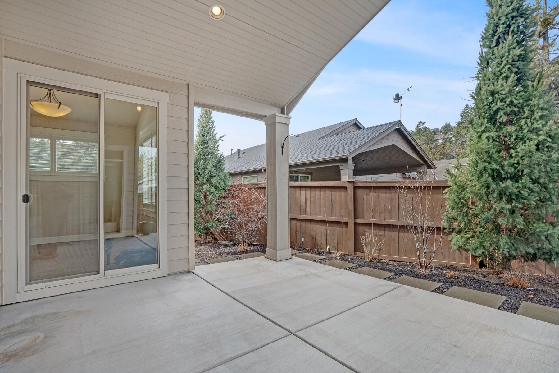 3093 NW Clubhouse Drive