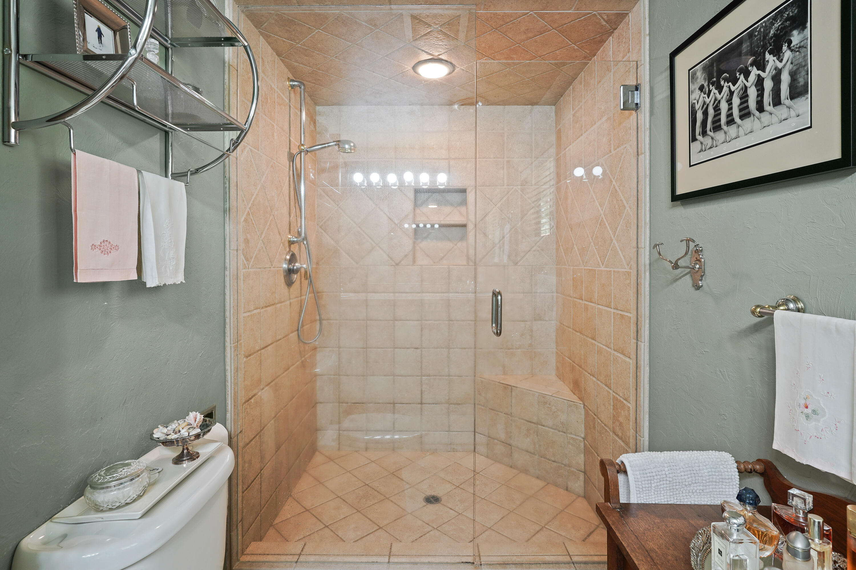 1714 NW Vicksburg Avenue