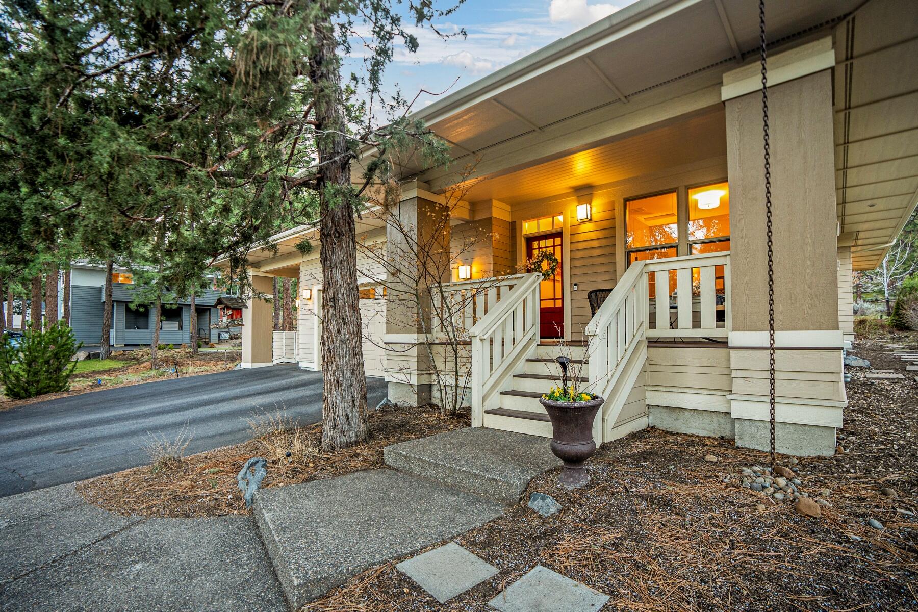 2832 NW McCook Court