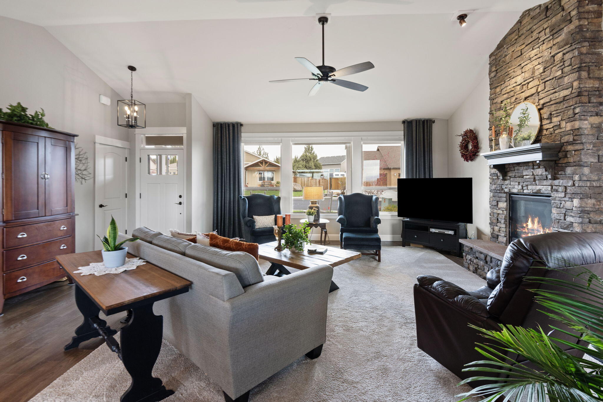 3131 SW Cascade Vista Drive