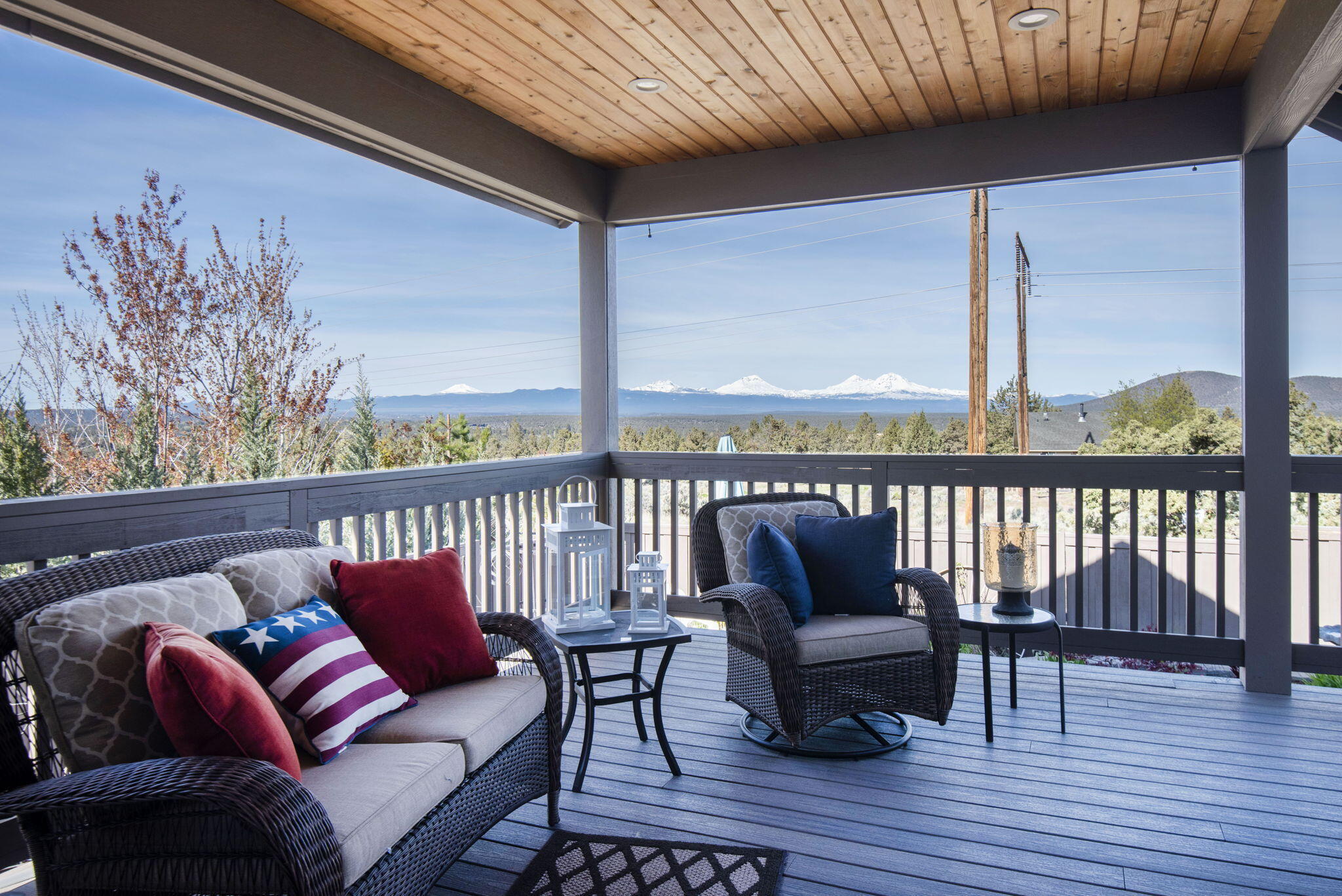 3131 SW Cascade Vista Drive