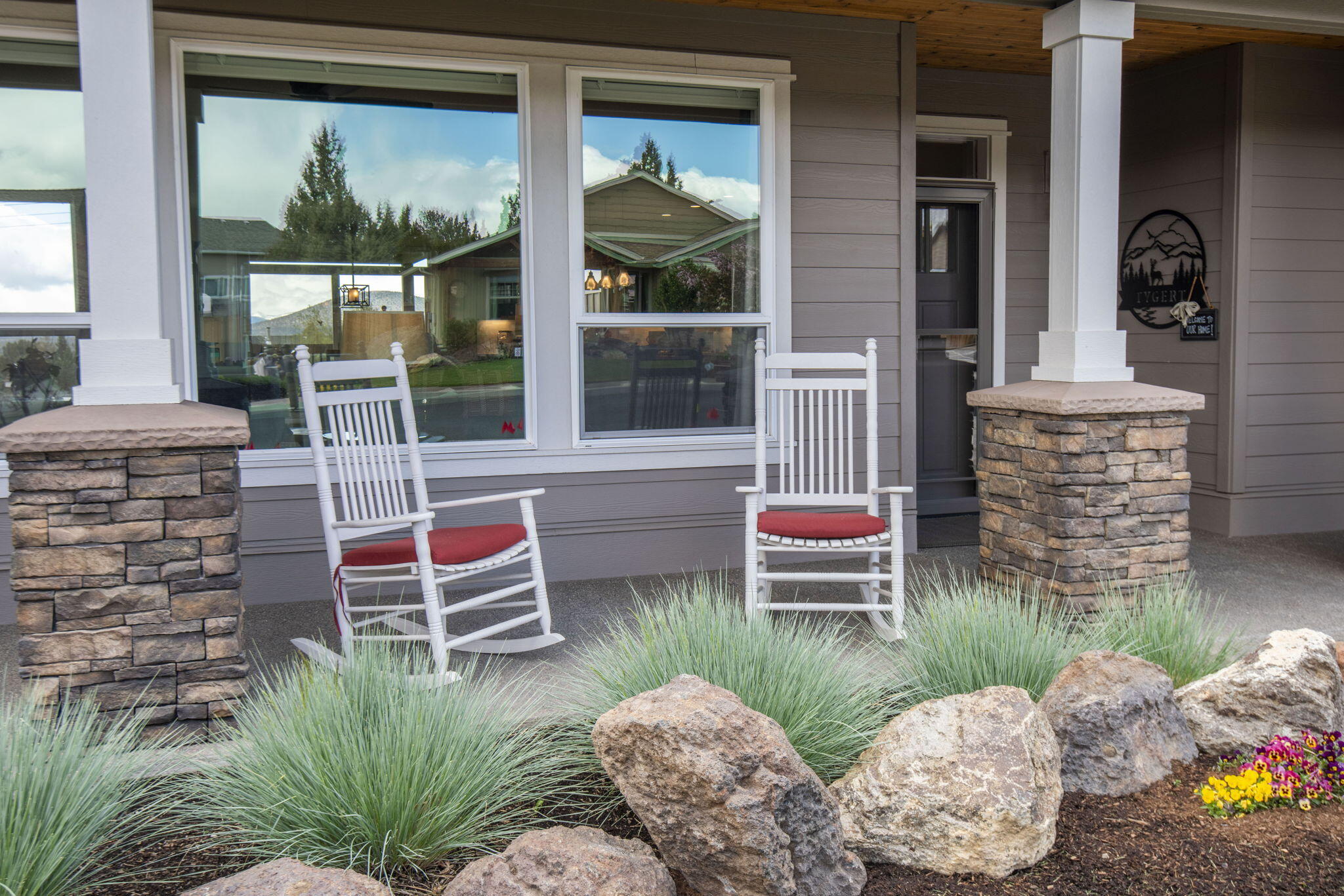 3131 SW Cascade Vista Drive