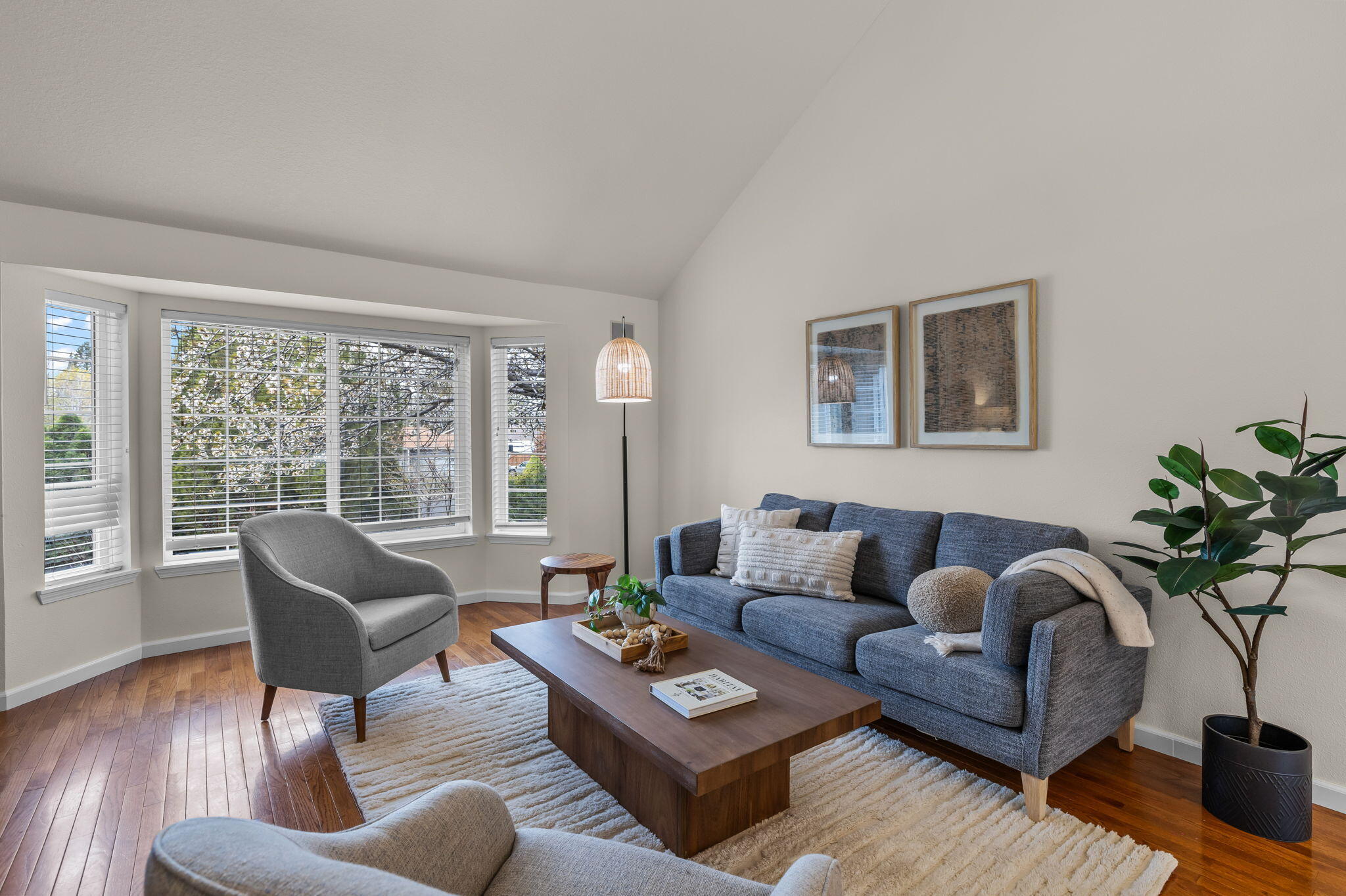 1484 NE Locksley Drive