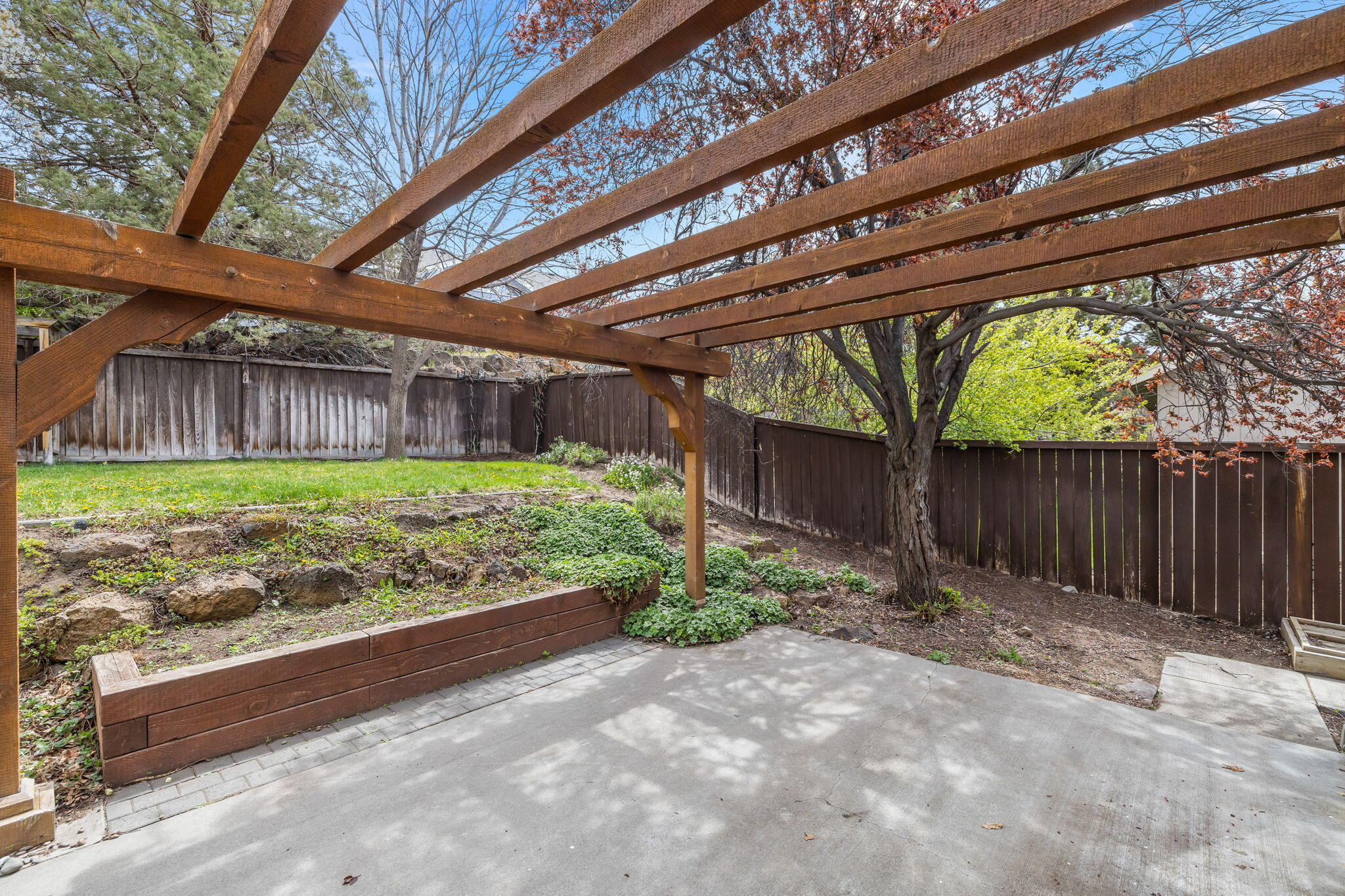 1484 NE Locksley Drive