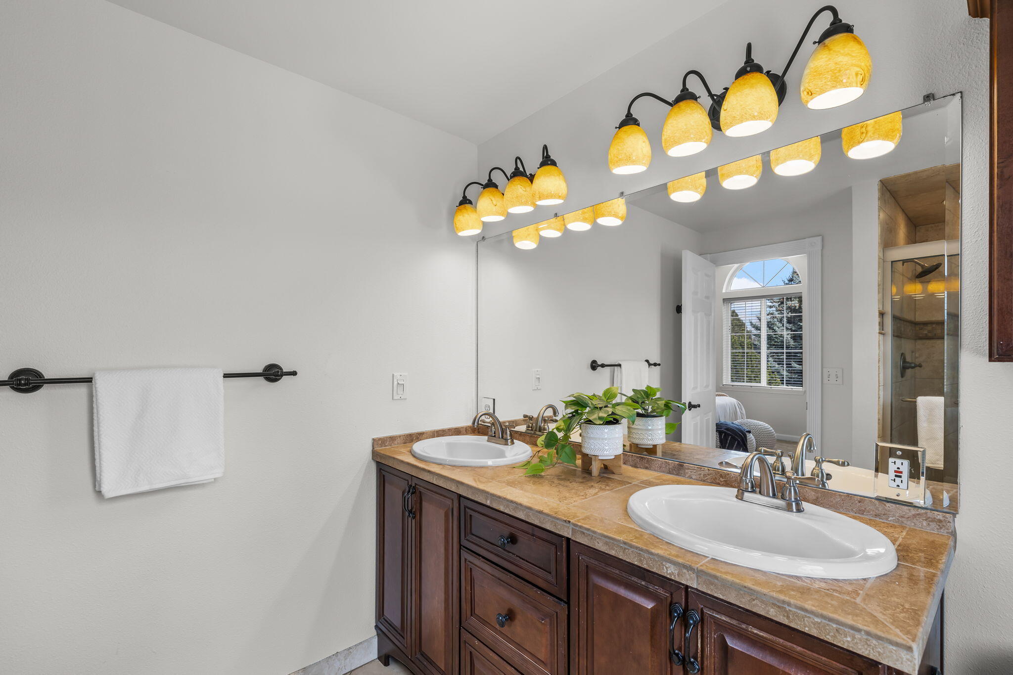 1484 NE Locksley Drive