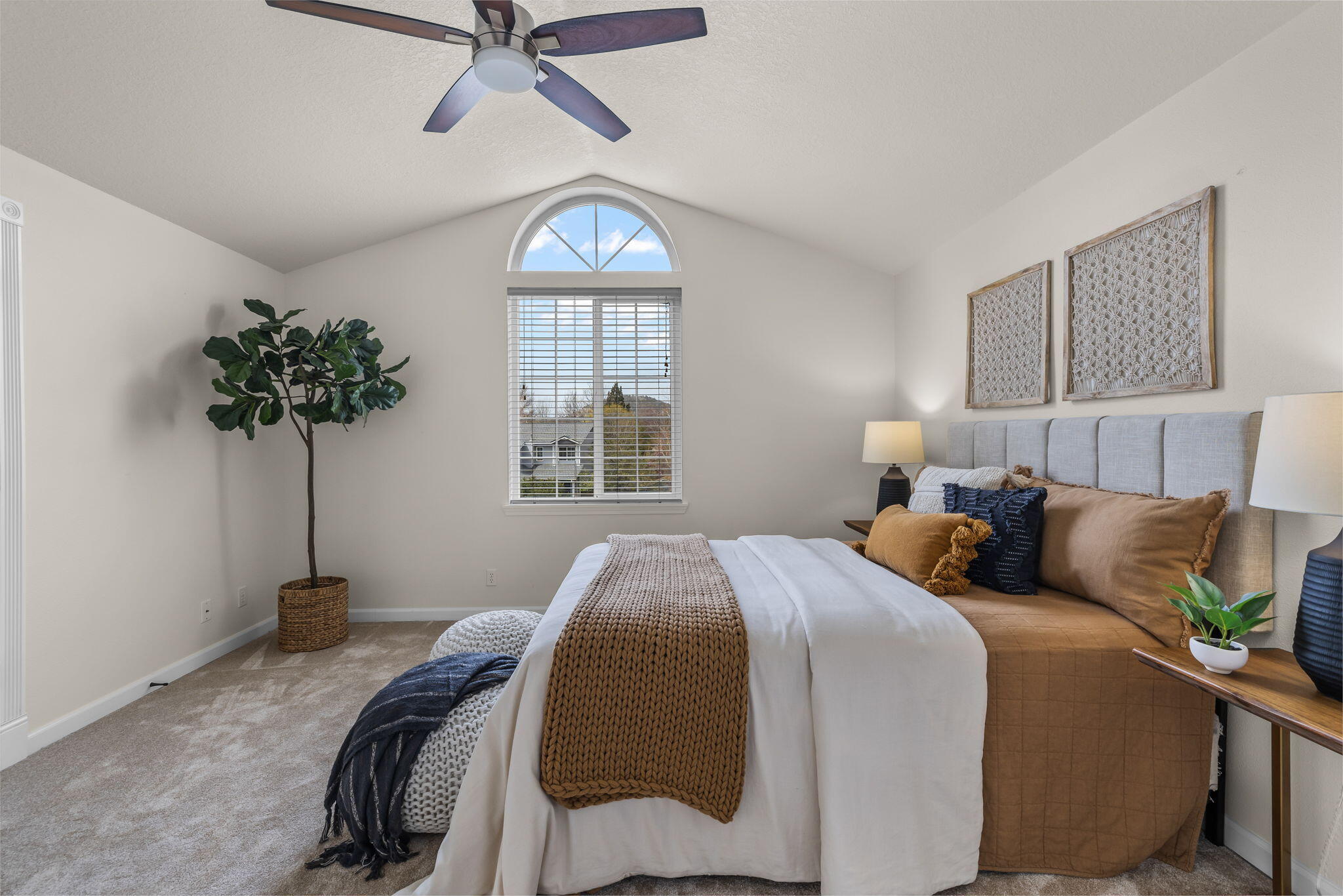 1484 NE Locksley Drive