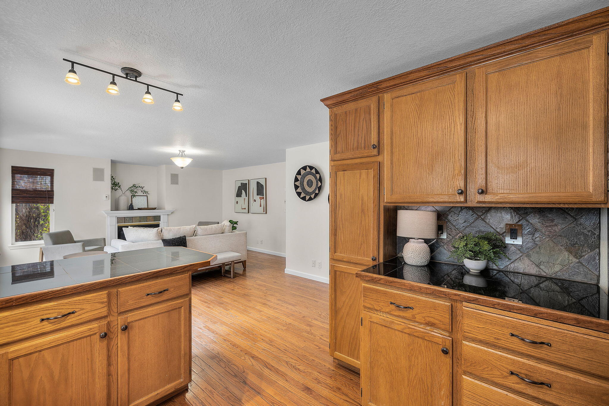 1484 NE Locksley Drive