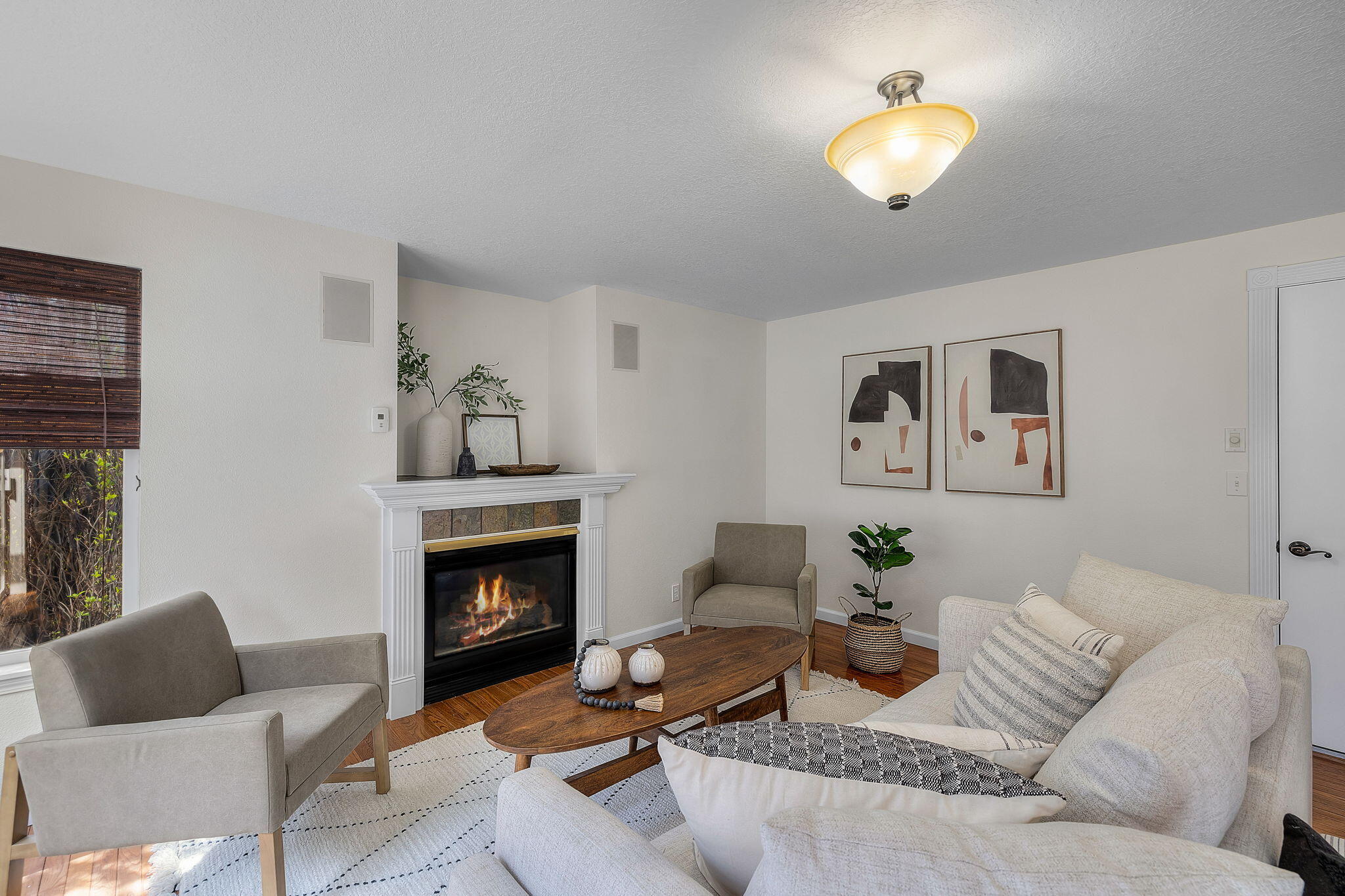 1484 NE Locksley Drive