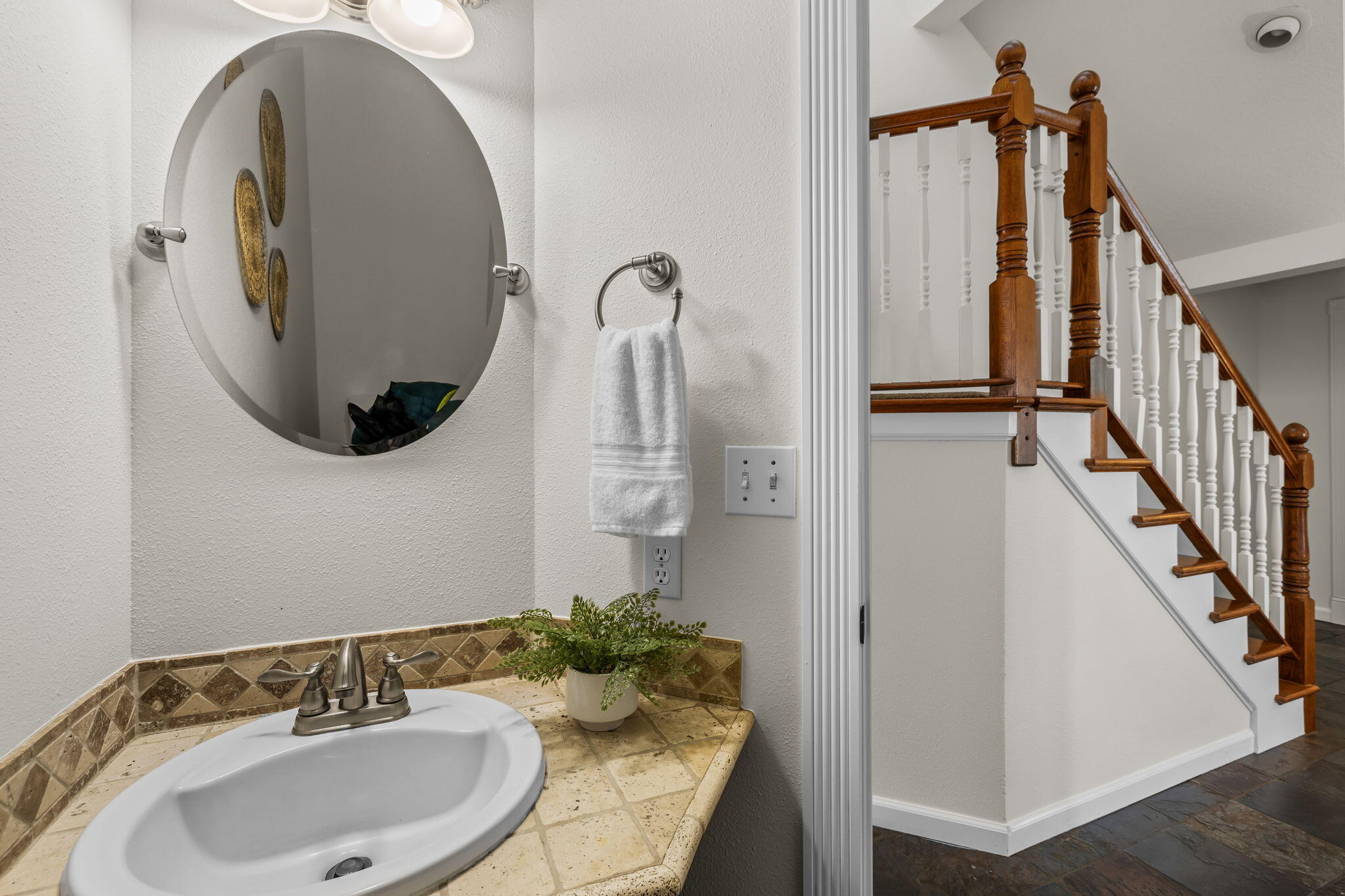 1484 NE Locksley Drive