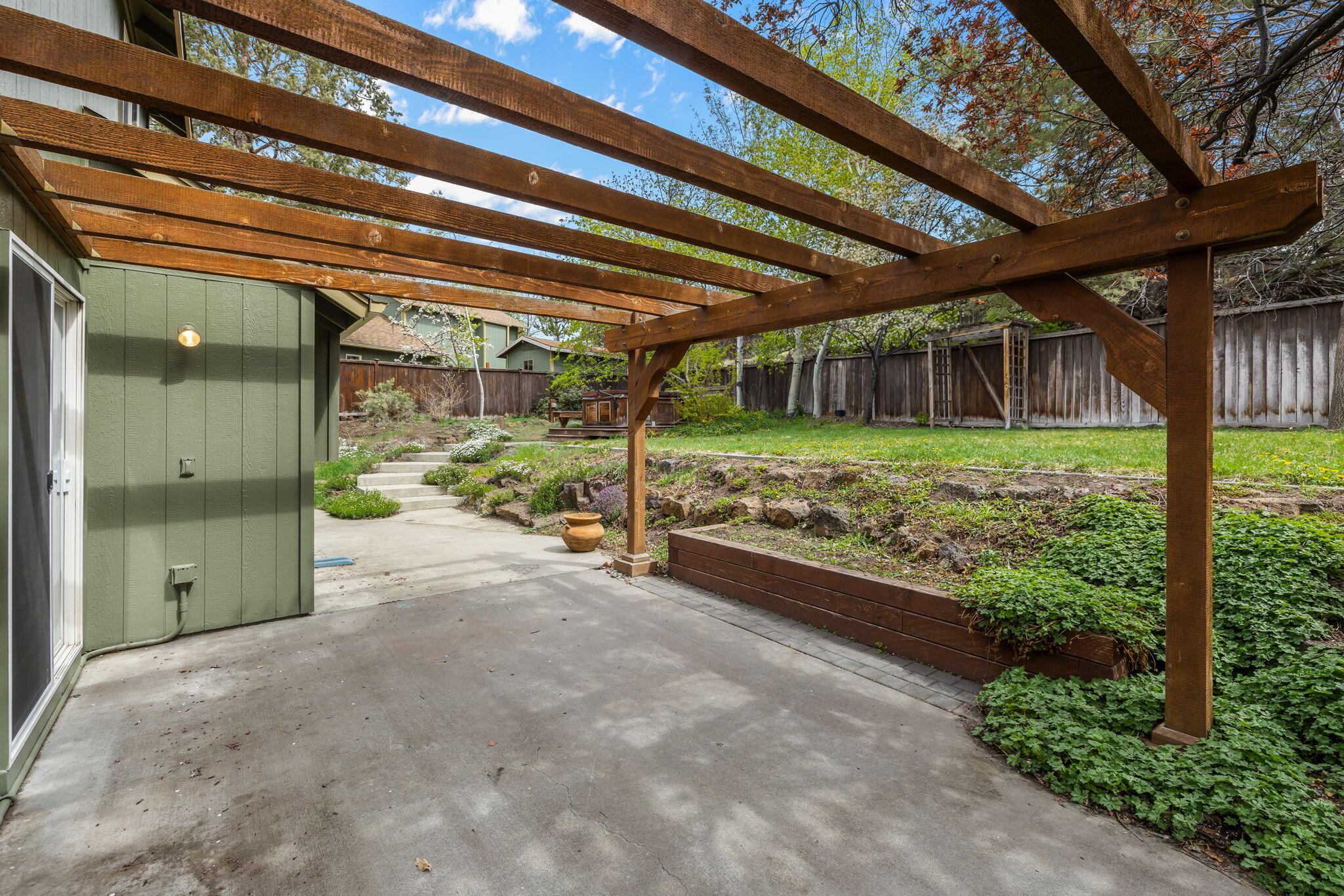 1484 NE Locksley Drive