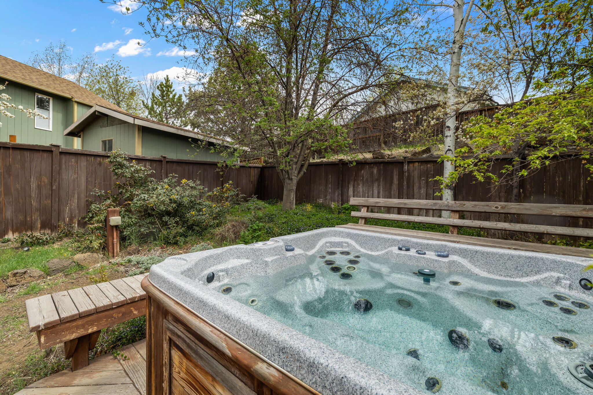 1484 NE Locksley Drive