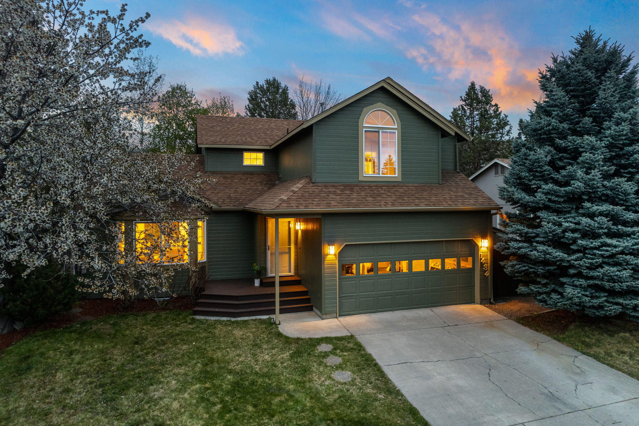 1484 NE Locksley Drive