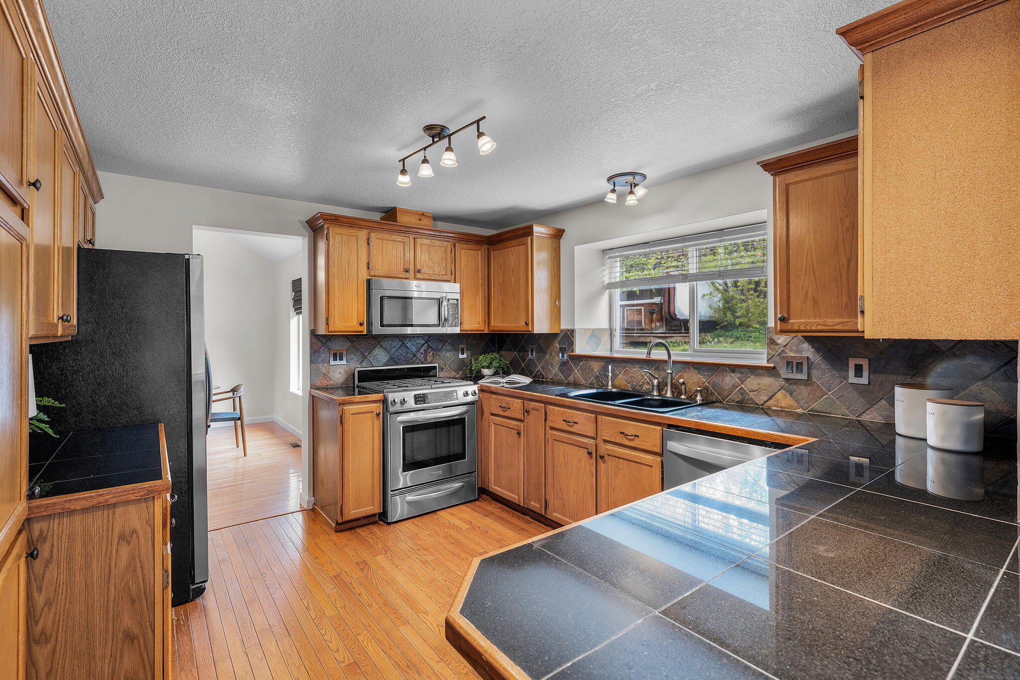 1484 NE Locksley Drive