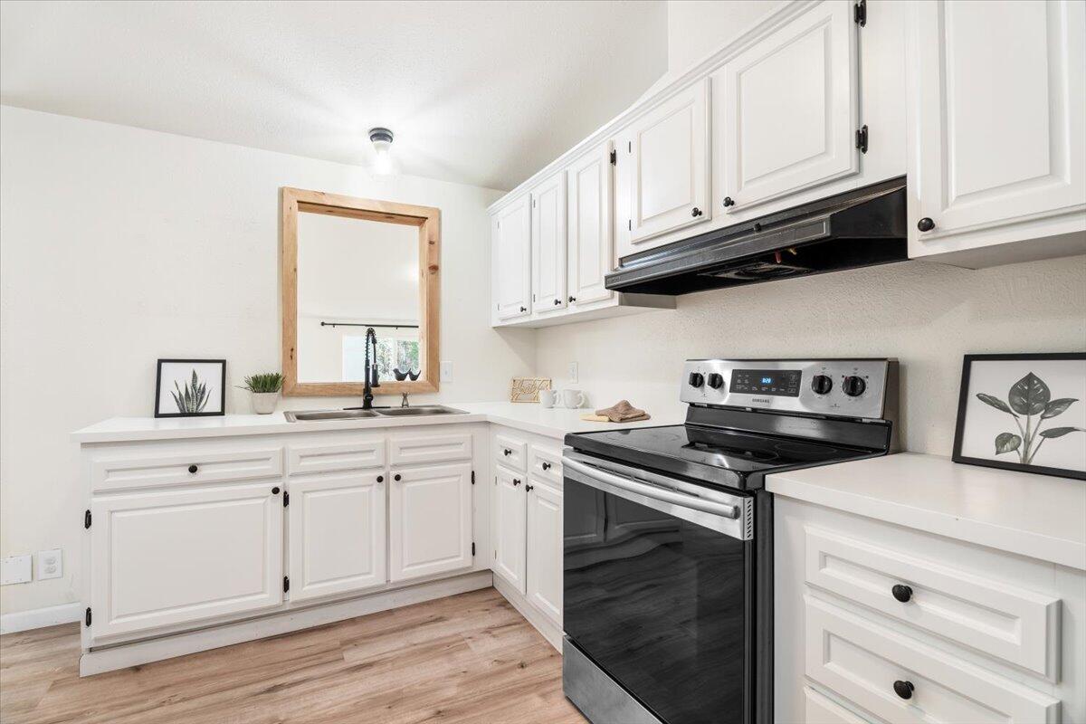 16201 Hawks Lair Road