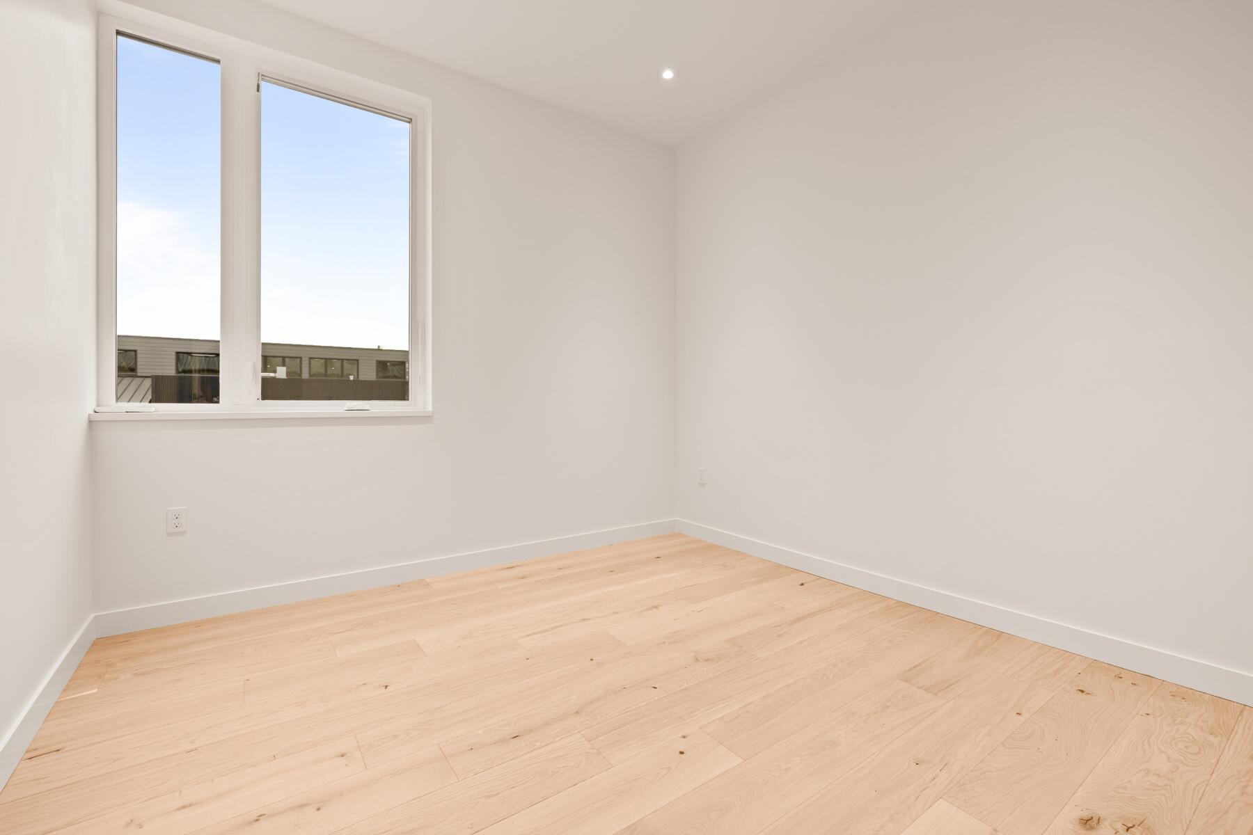 2745 NW Ordway Avenue, 309