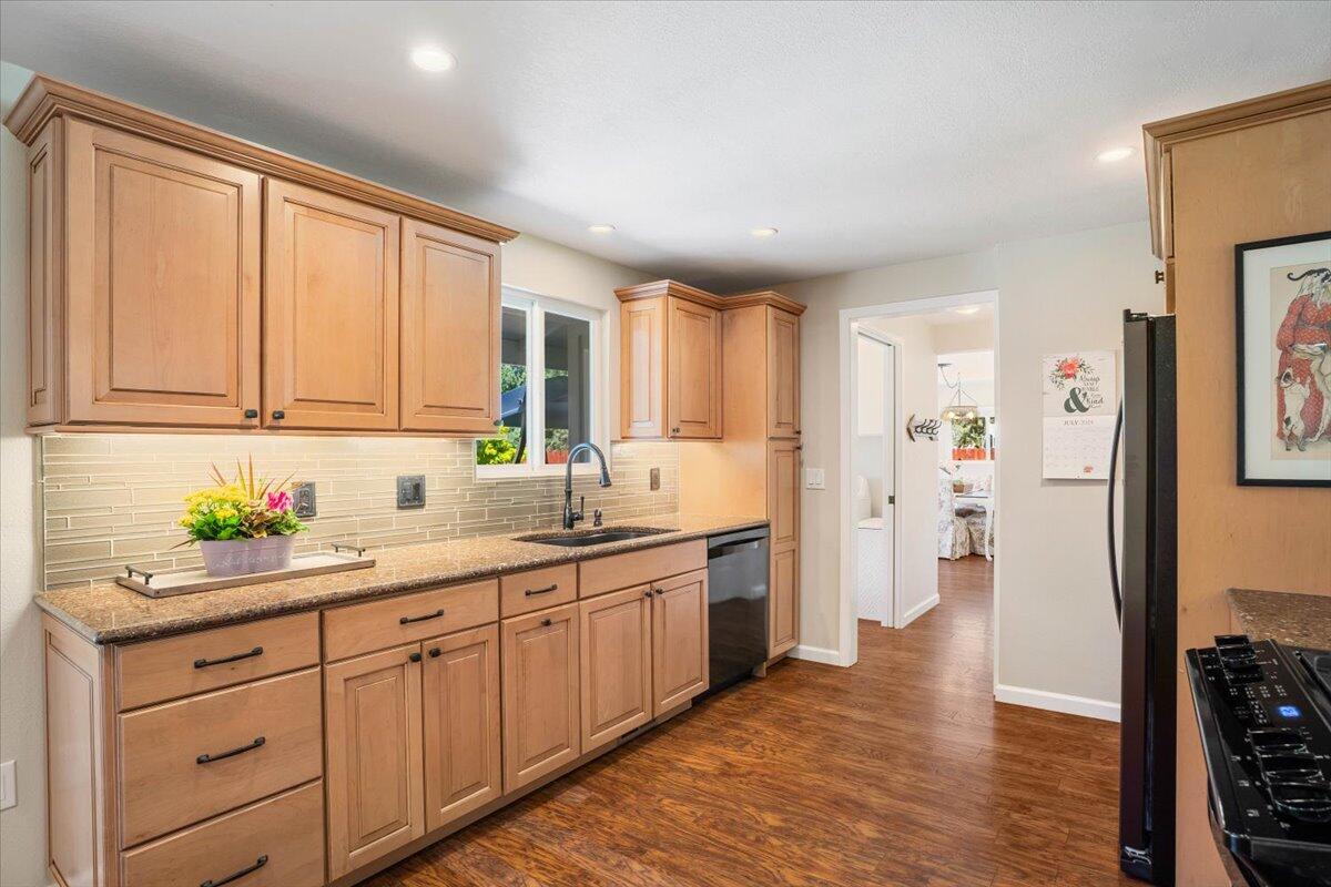 61375 SE King Jehu Way