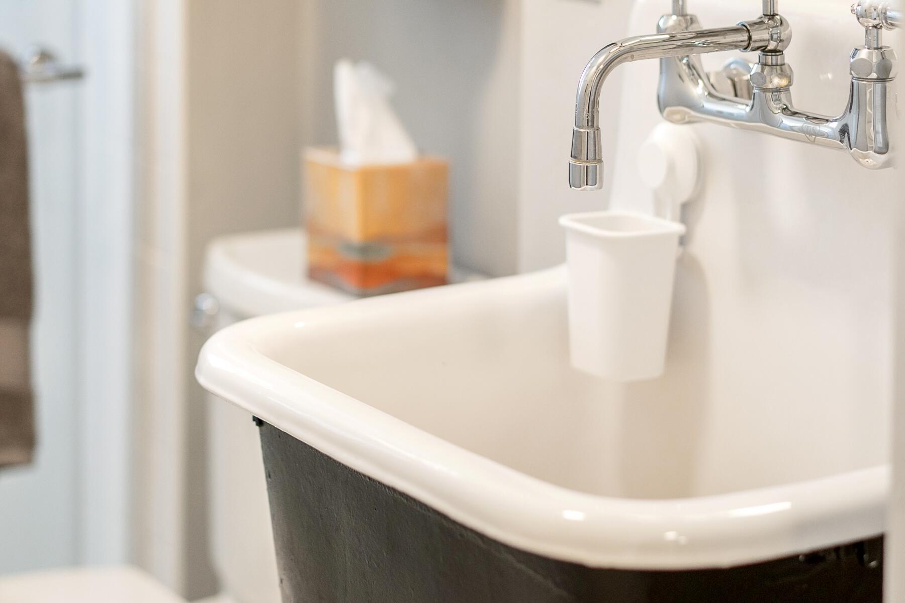 136 NW Greeley Avenue