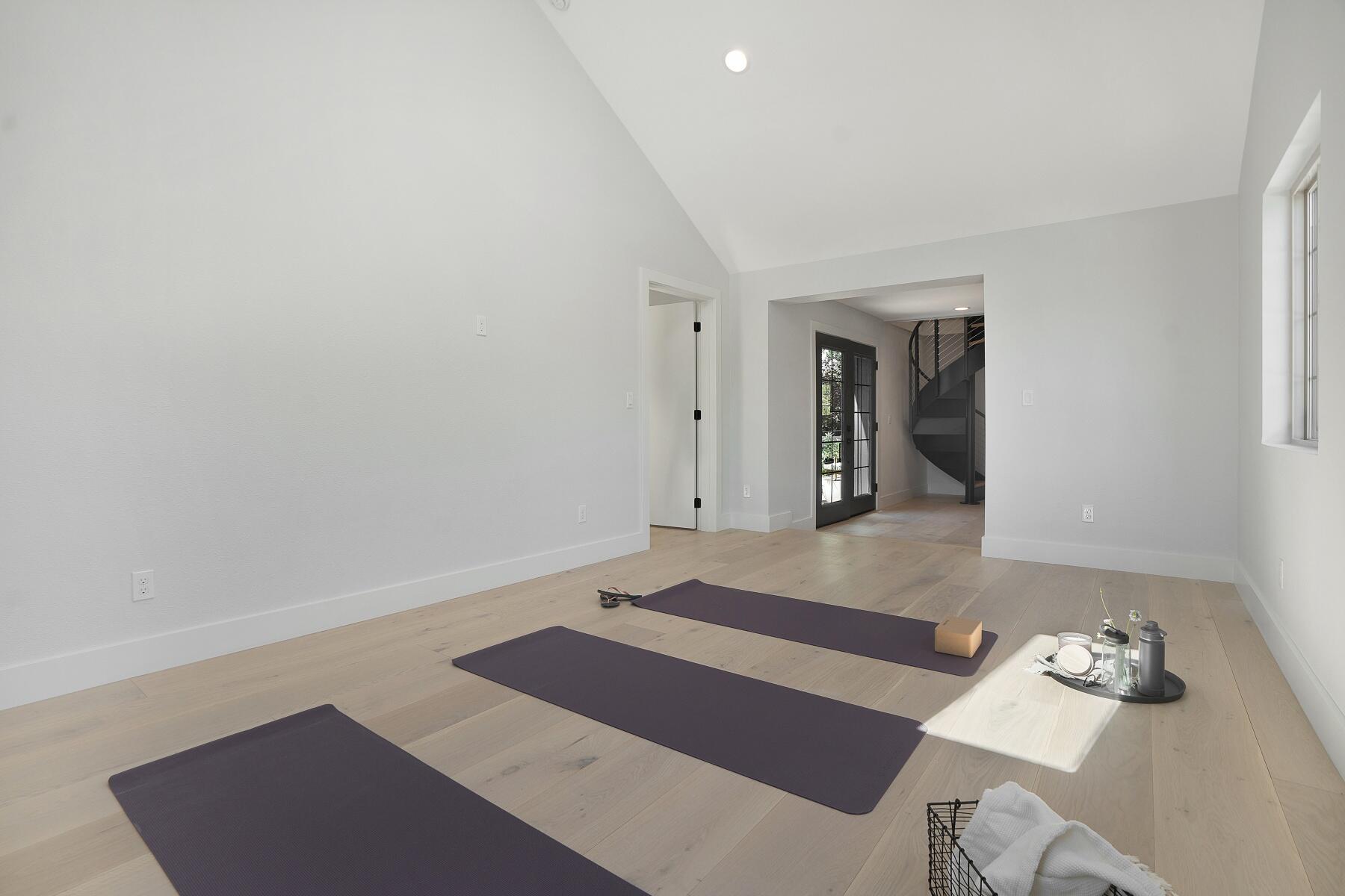 136 NW Greeley Avenue