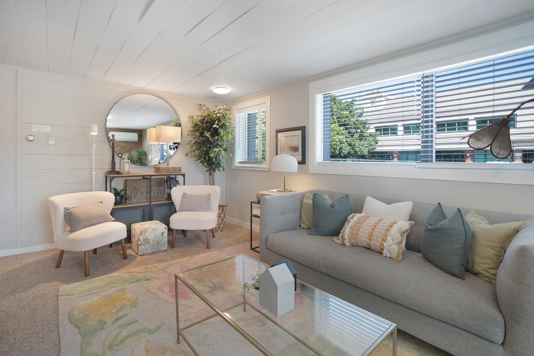 136 NW Greeley Avenue