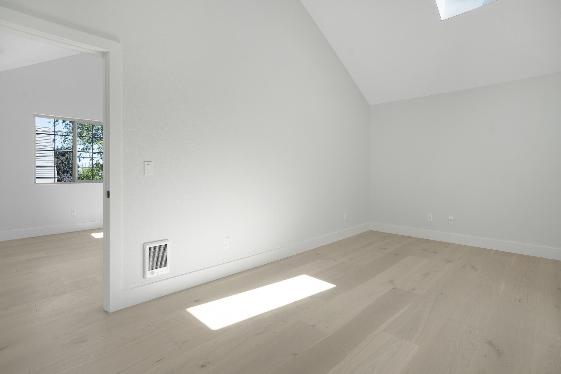 136 NW Greeley Avenue