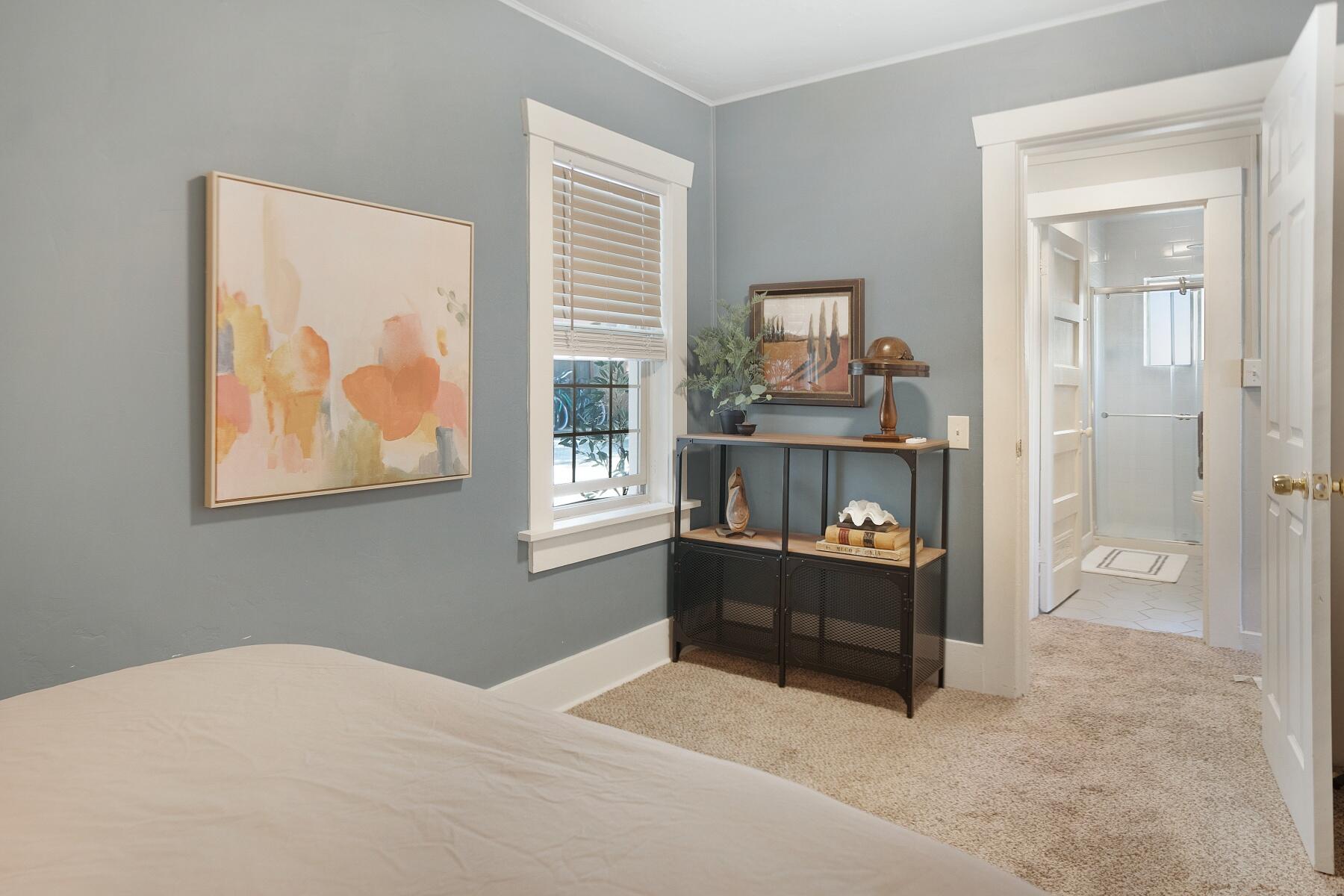 136 NW Greeley Avenue