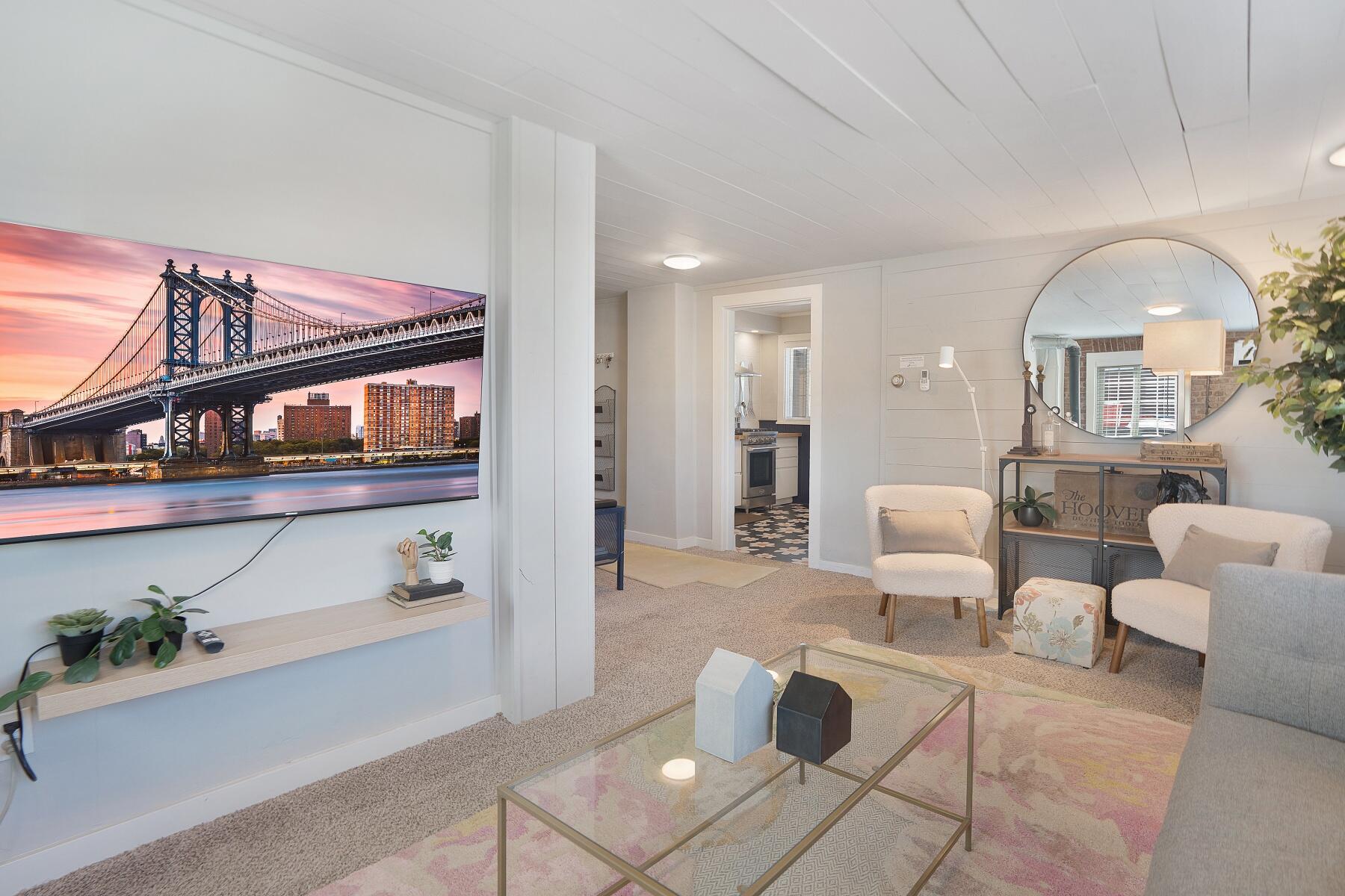 136 NW Greeley Avenue