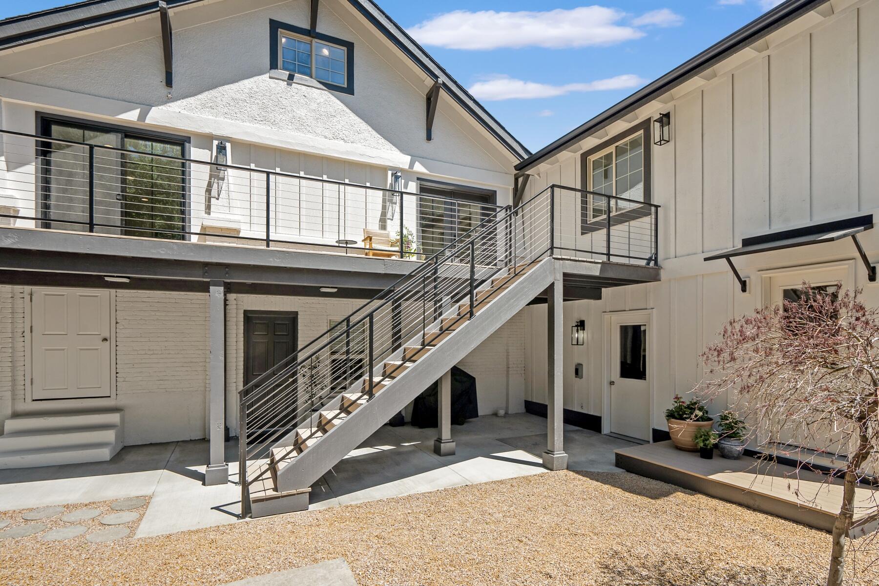 136 NW Greeley Avenue