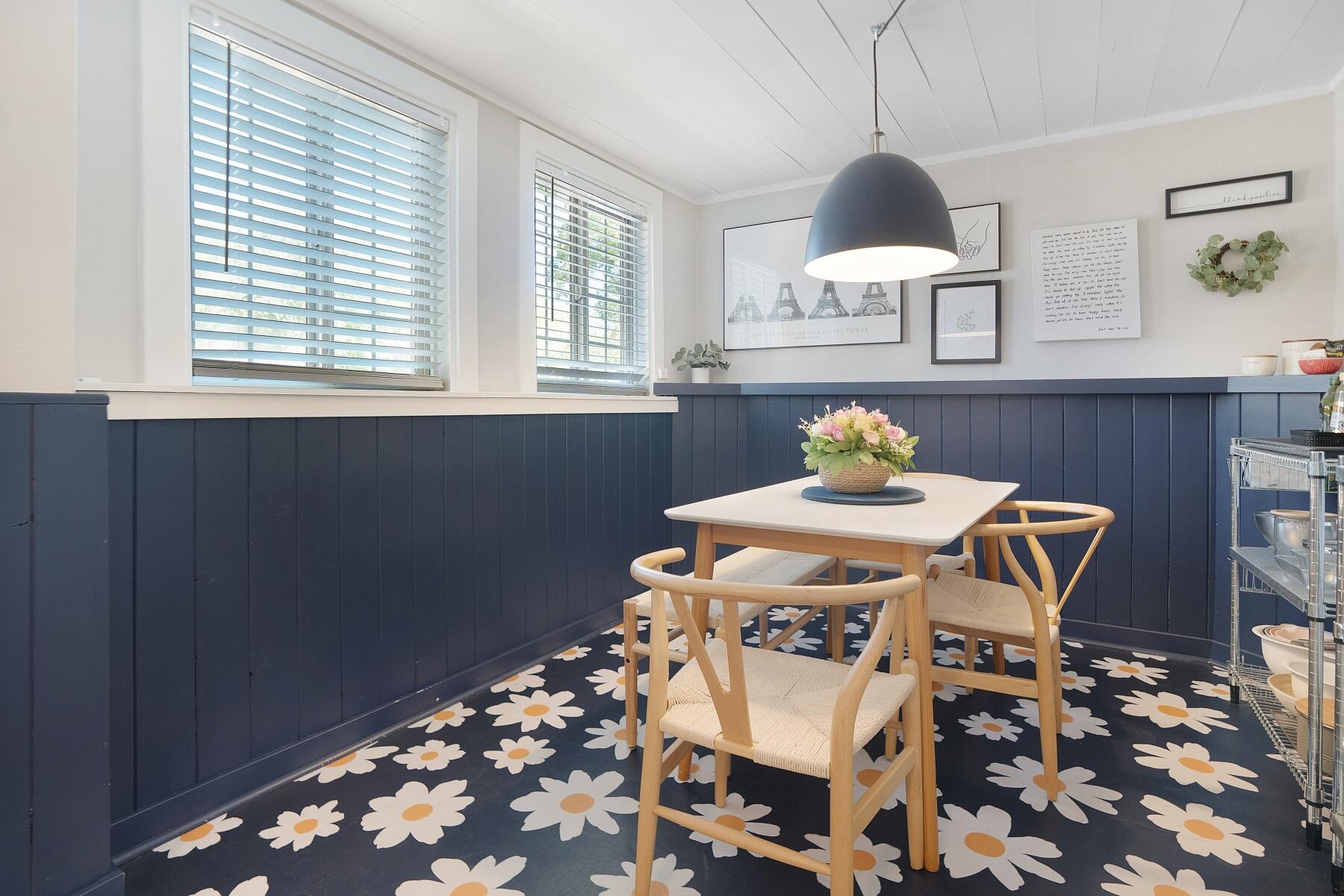 136 NW Greeley Avenue