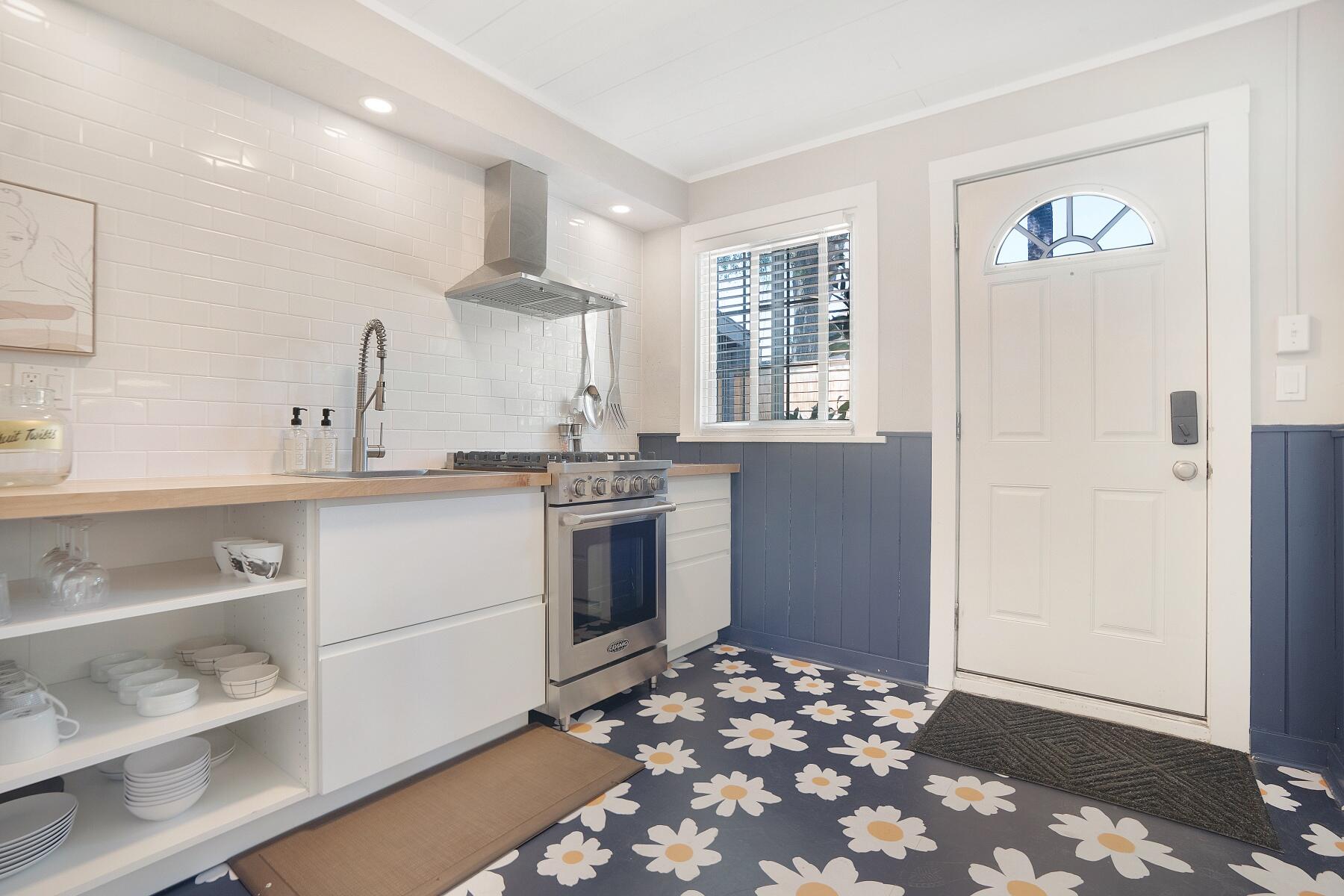 136 NW Greeley Avenue